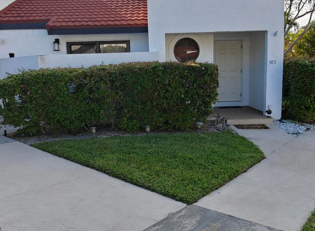 Photo of 385 NW 36th Avenue, Deerfield Beach, FL 33442 (MLS # B26007325)