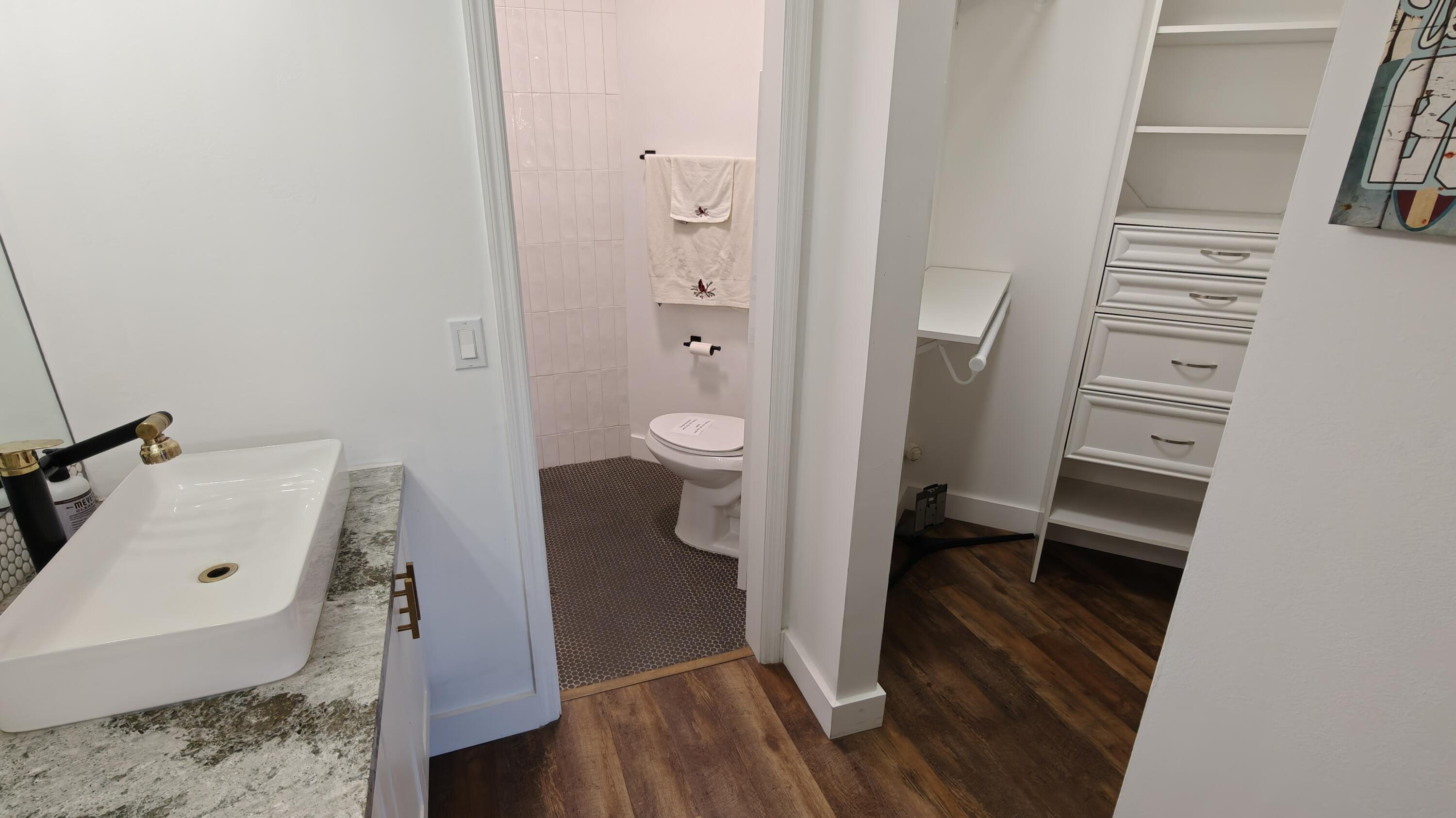 YORKVILLE - Residential