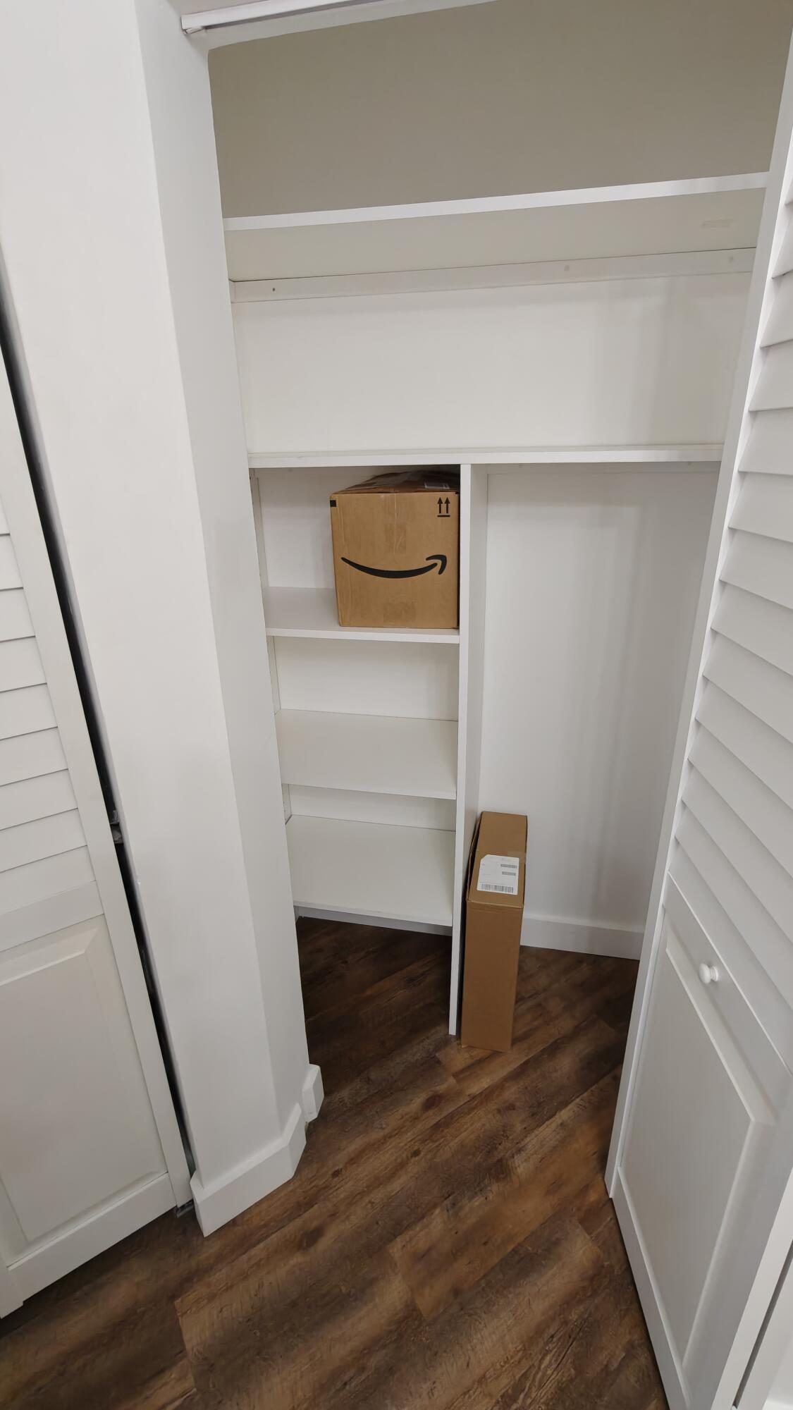 YORKVILLE - Residential