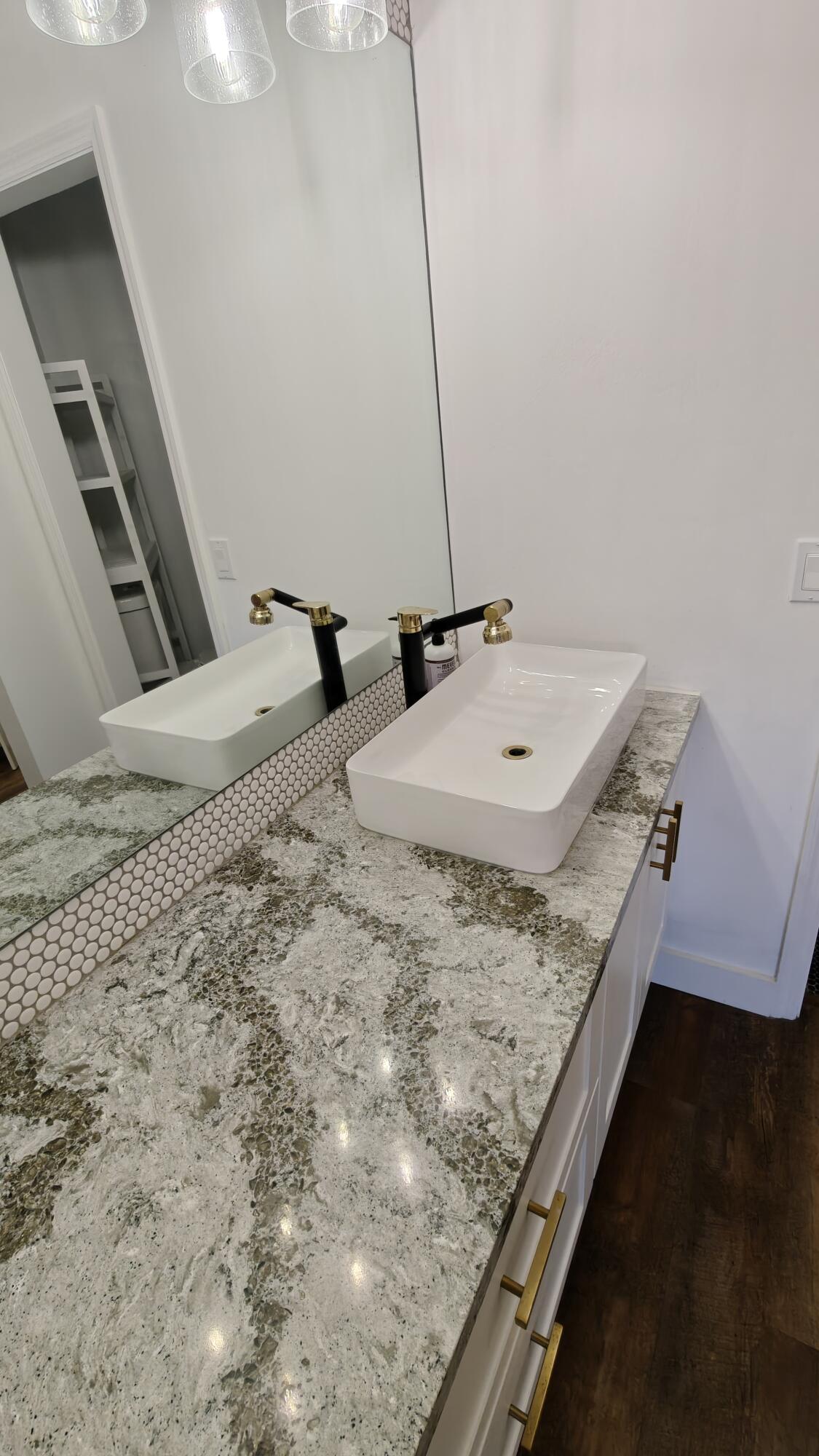 YORKVILLE - Residential