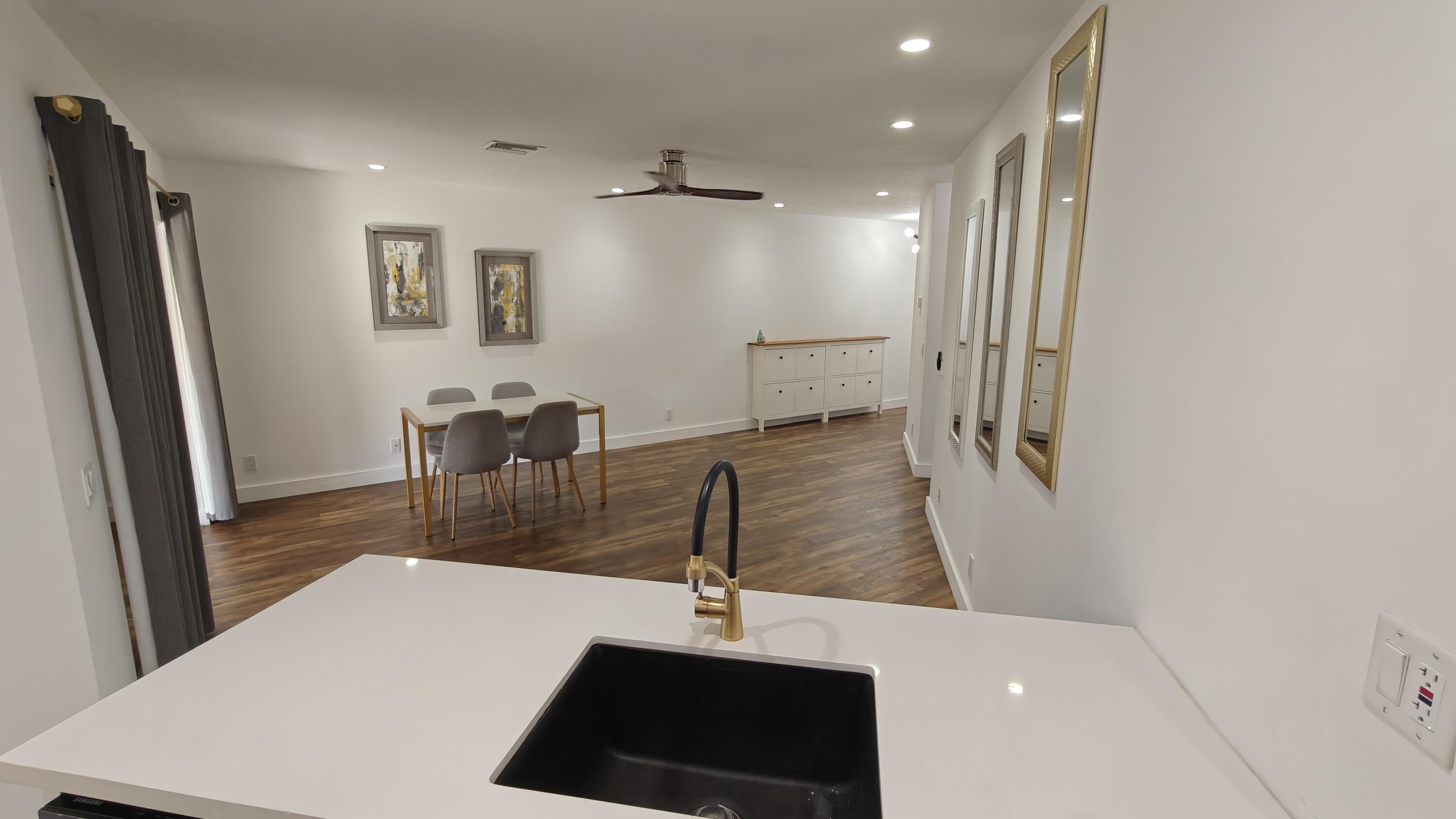 YORKVILLE - Residential