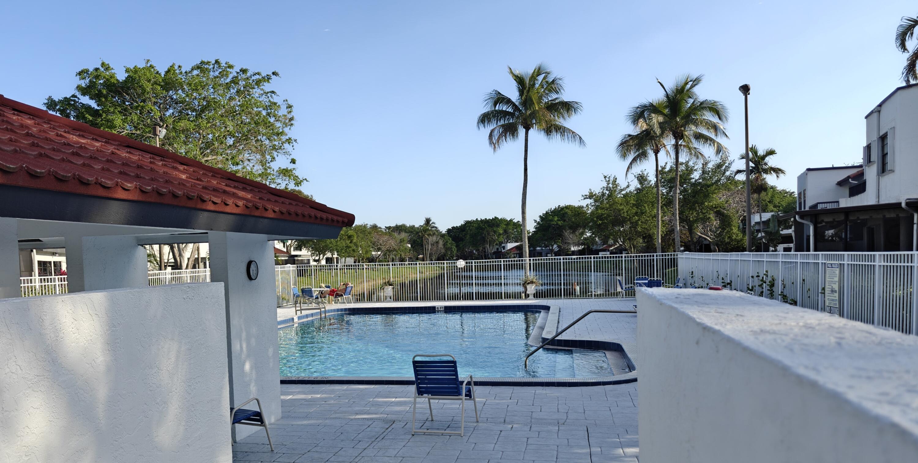 YORKVILLE - Residential