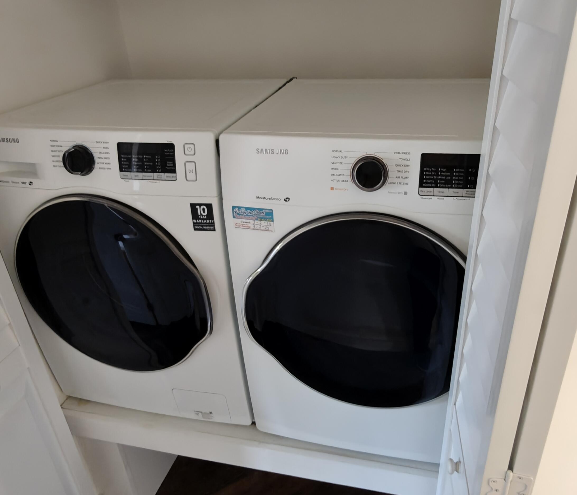 YORKVILLE - Residential