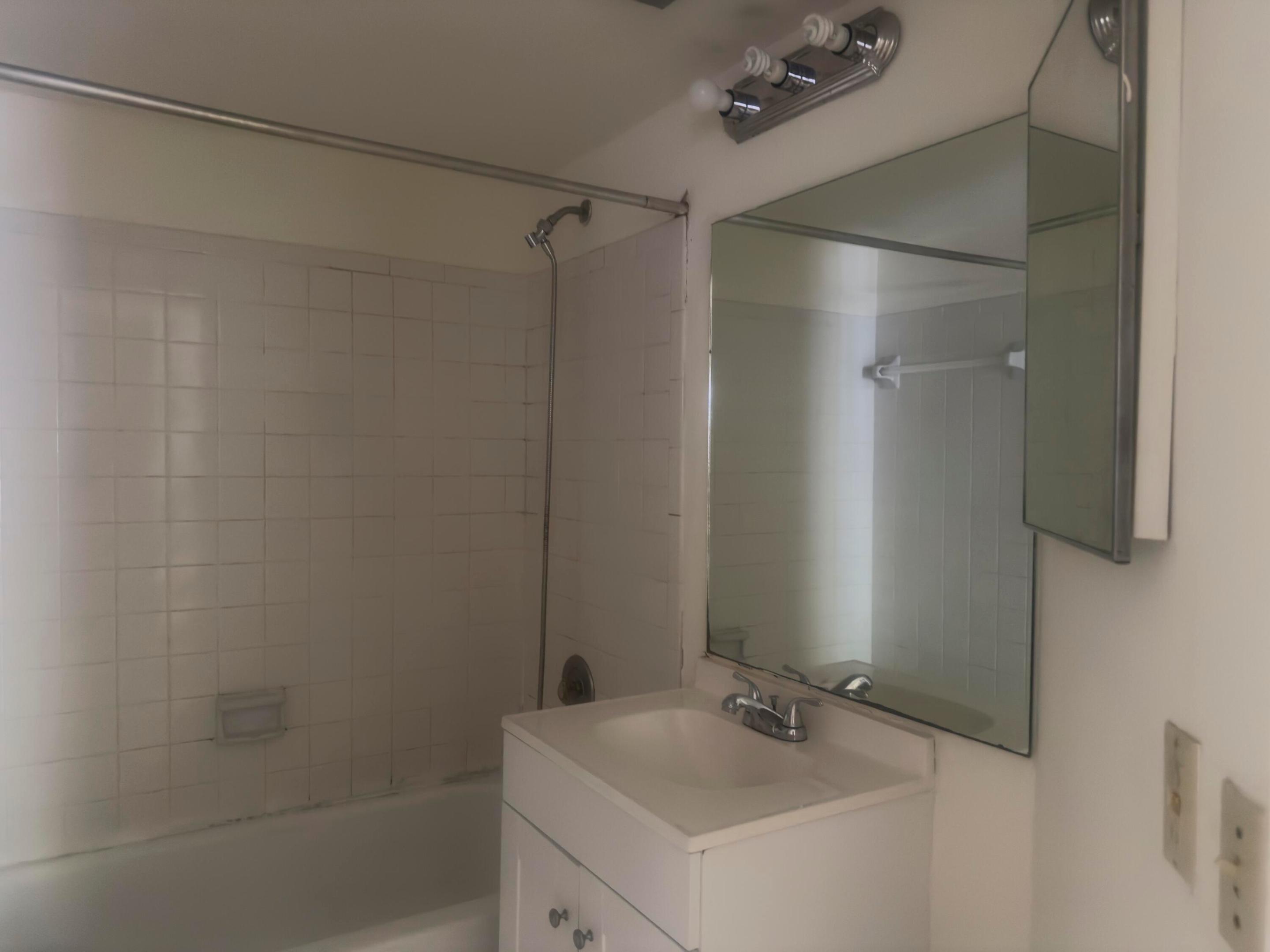 COUNTRY GARDENS CONDO - Residential Lease