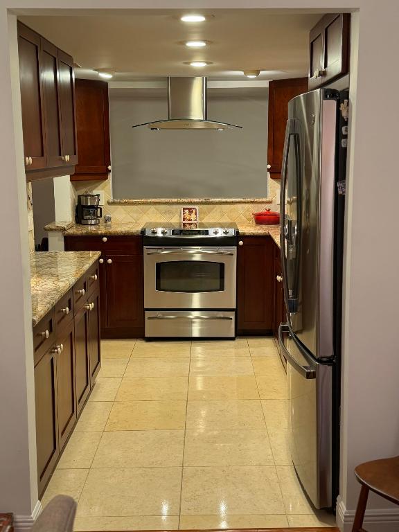 JAMES PLACE CONDO - Residential