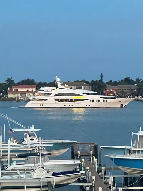 1206 S Lake Drive 301 Lantana FL 33462