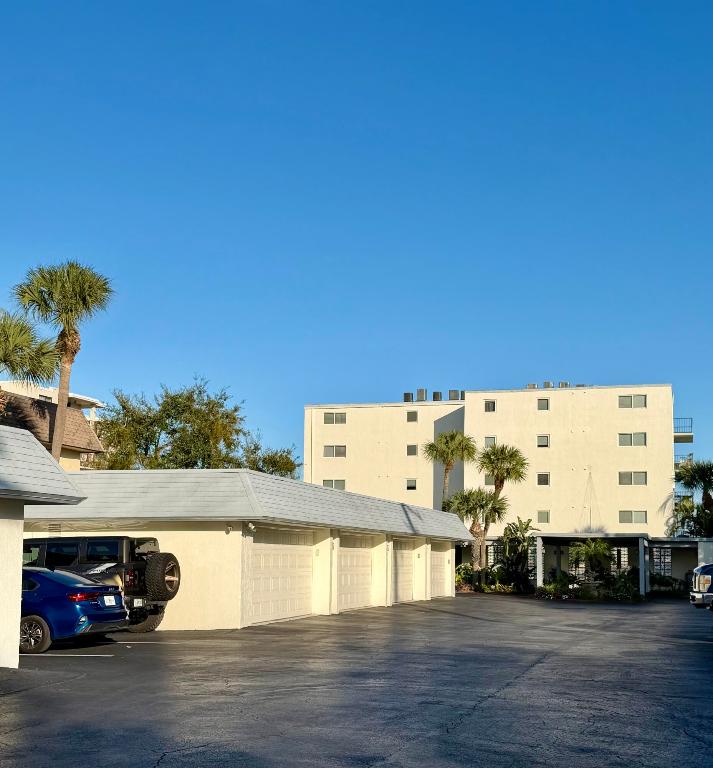 1206 S Lake Drive 301