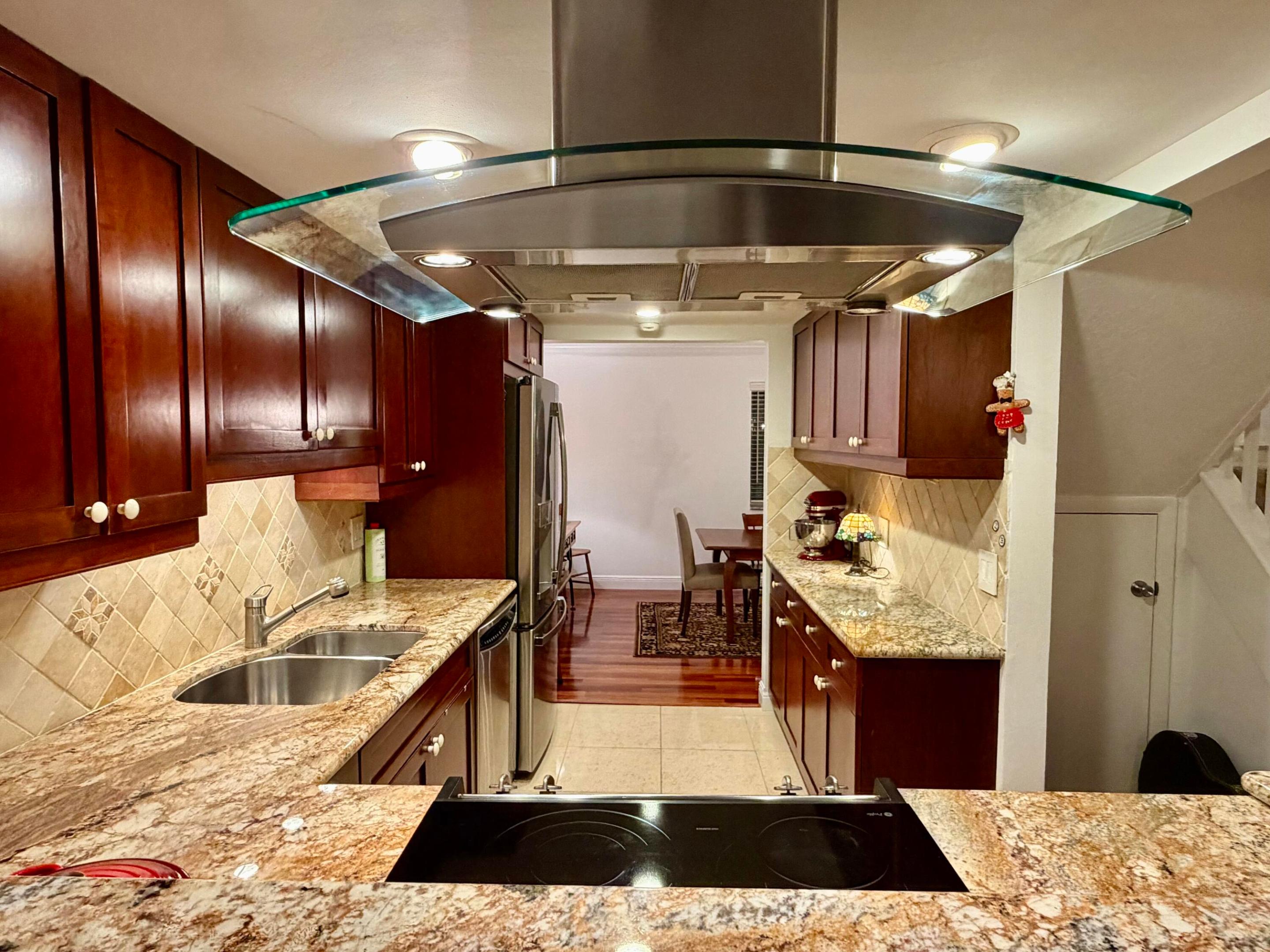 JAMES PLACE CONDO - Residential