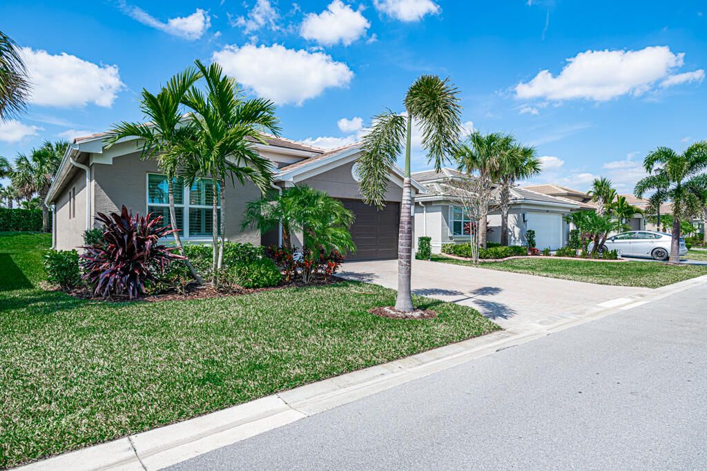 Photo of 11597 SW Hawkins Terrace, Port St Lucie, FL 34987 (MLS # R10869324)