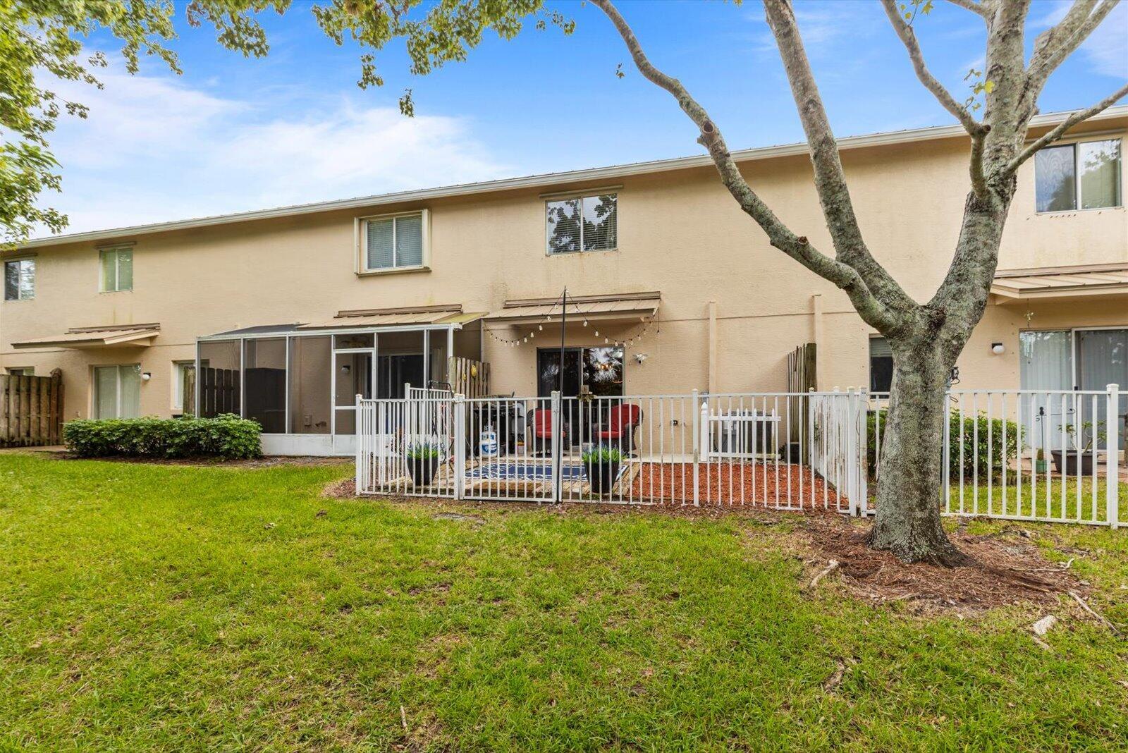 MARTINS CROSSING - Residential