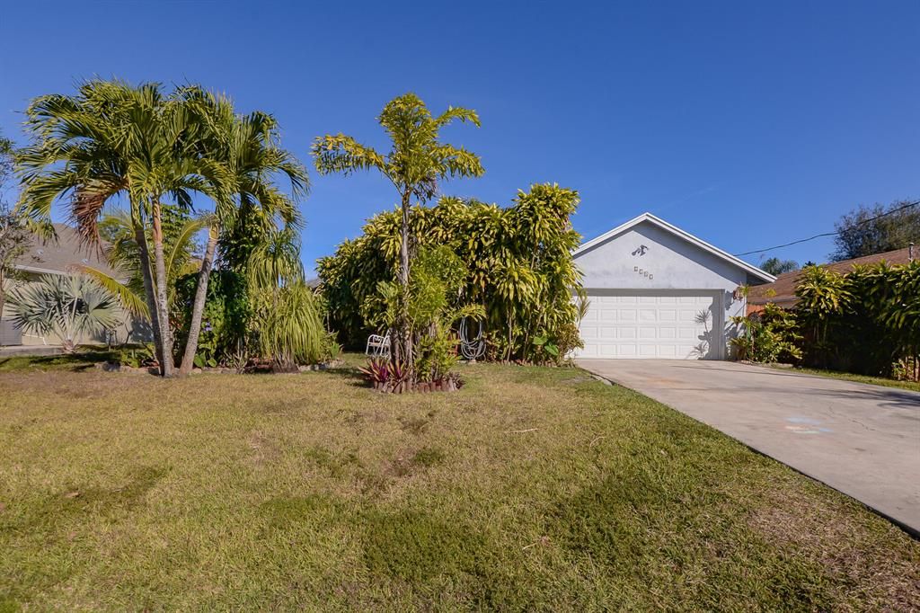 Photo of 2141 SW Biella Avenue, Port Saint Lucie, FL 34953 (MLS # R10691119)