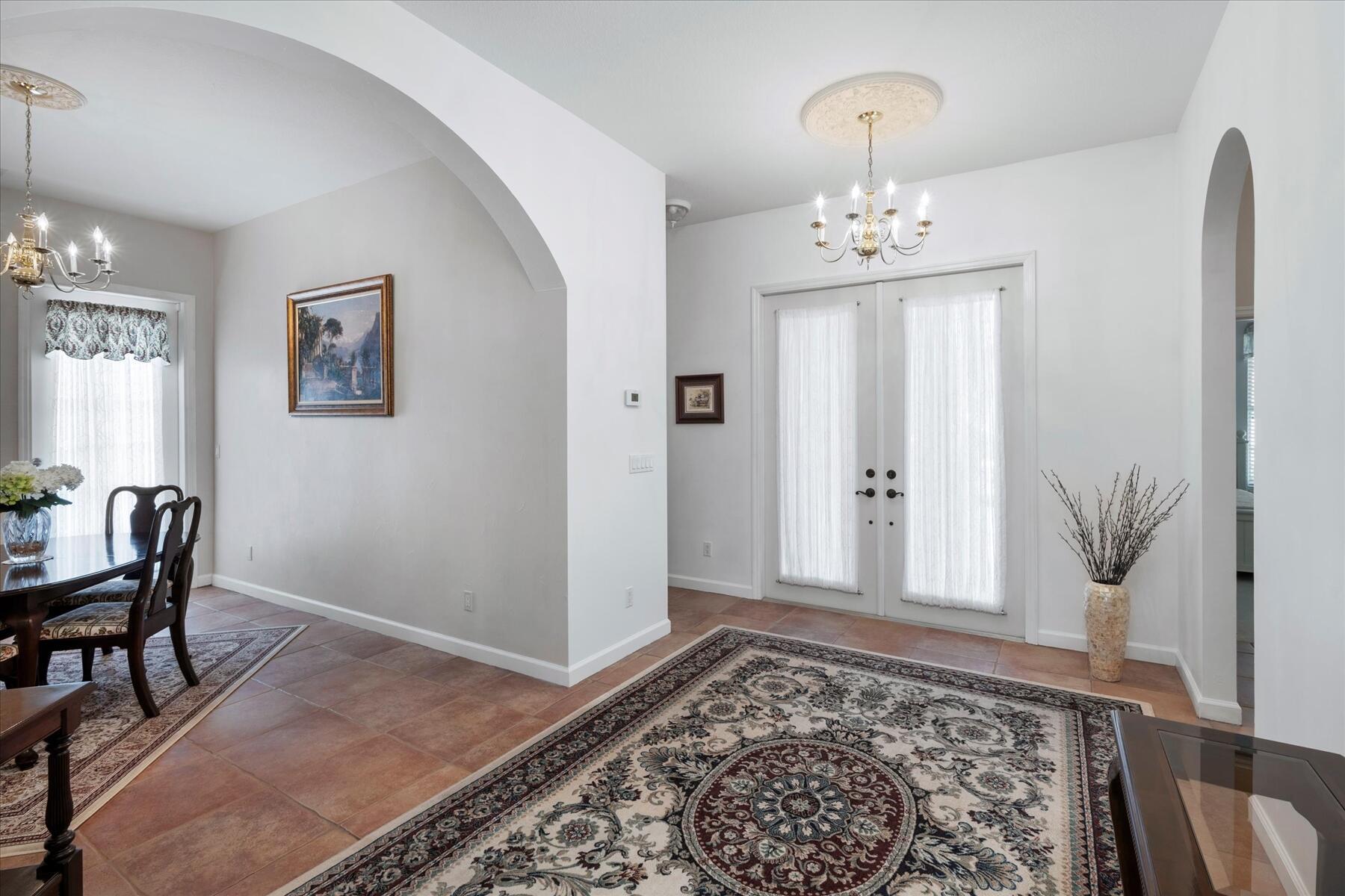 409 SW Crabapple Cove