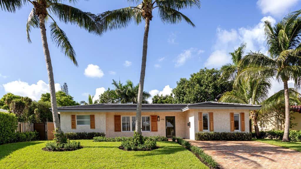 Photo of 1278 SW 5TH Street, Boca Raton, FL 33486 (MLS # B26065923)