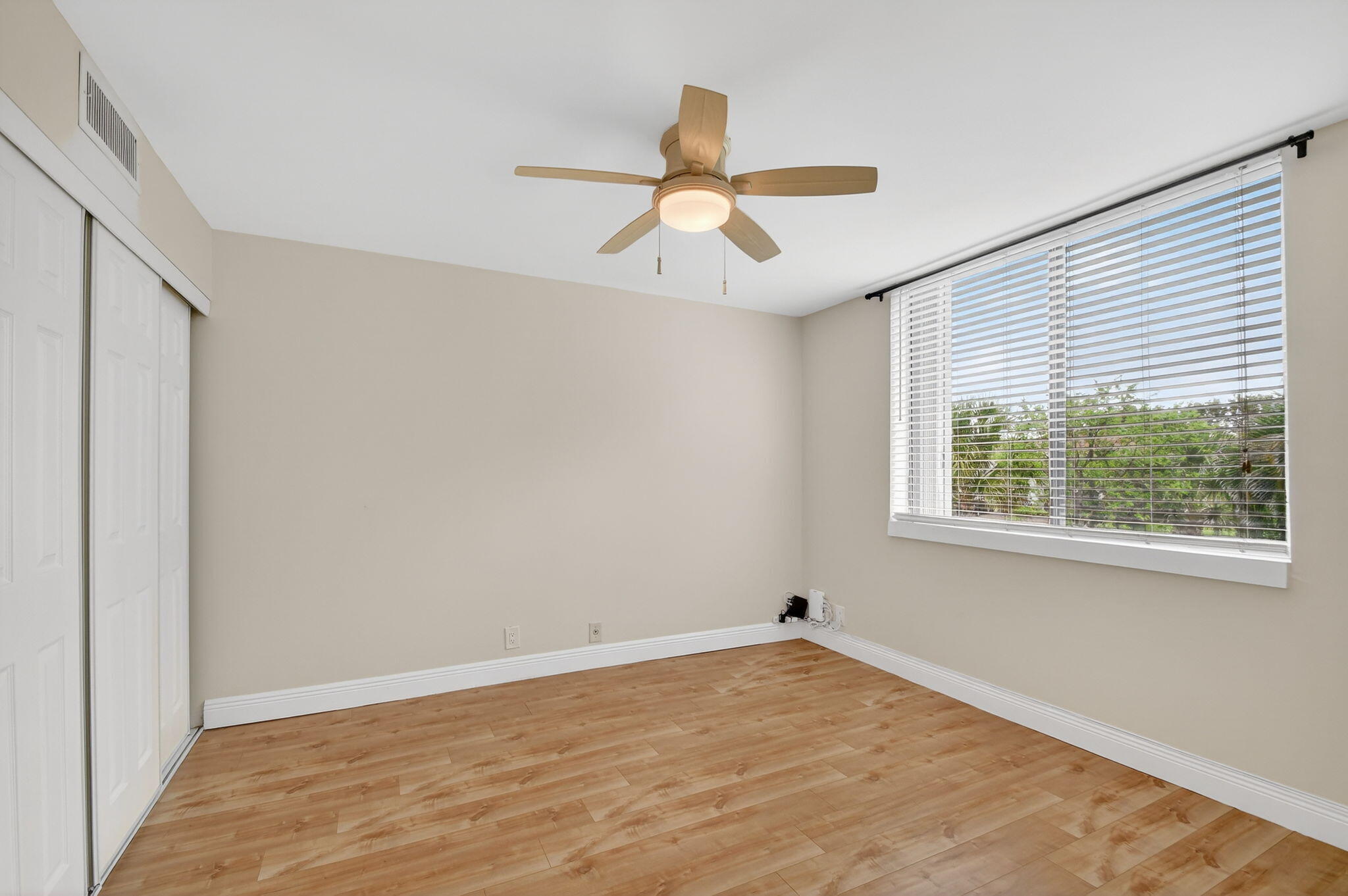 FOUNTAINS OF PALM BEACH CONDO 7 - Residential