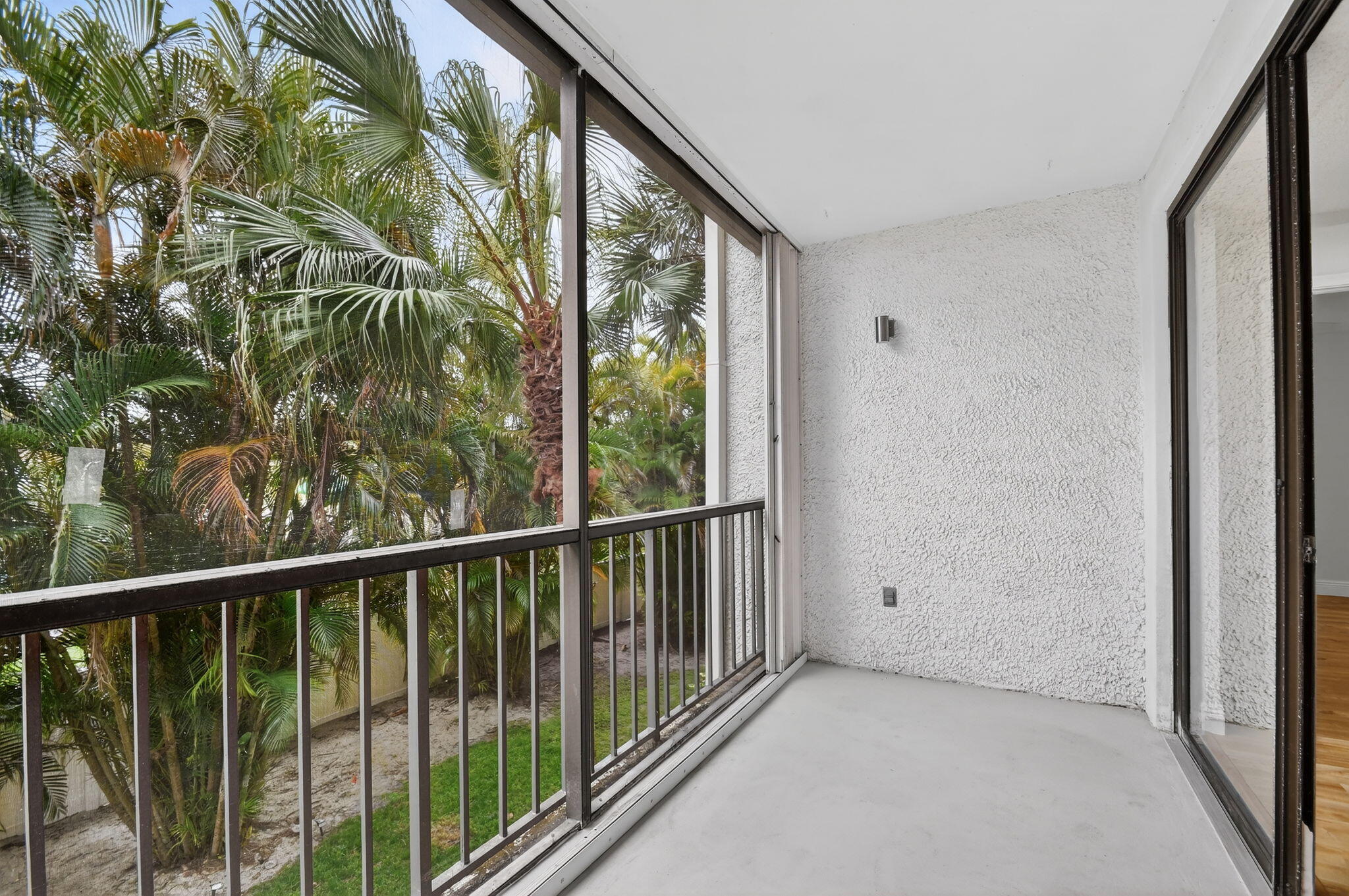 FOUNTAINS OF PALM BEACH CONDO 7 - Residential