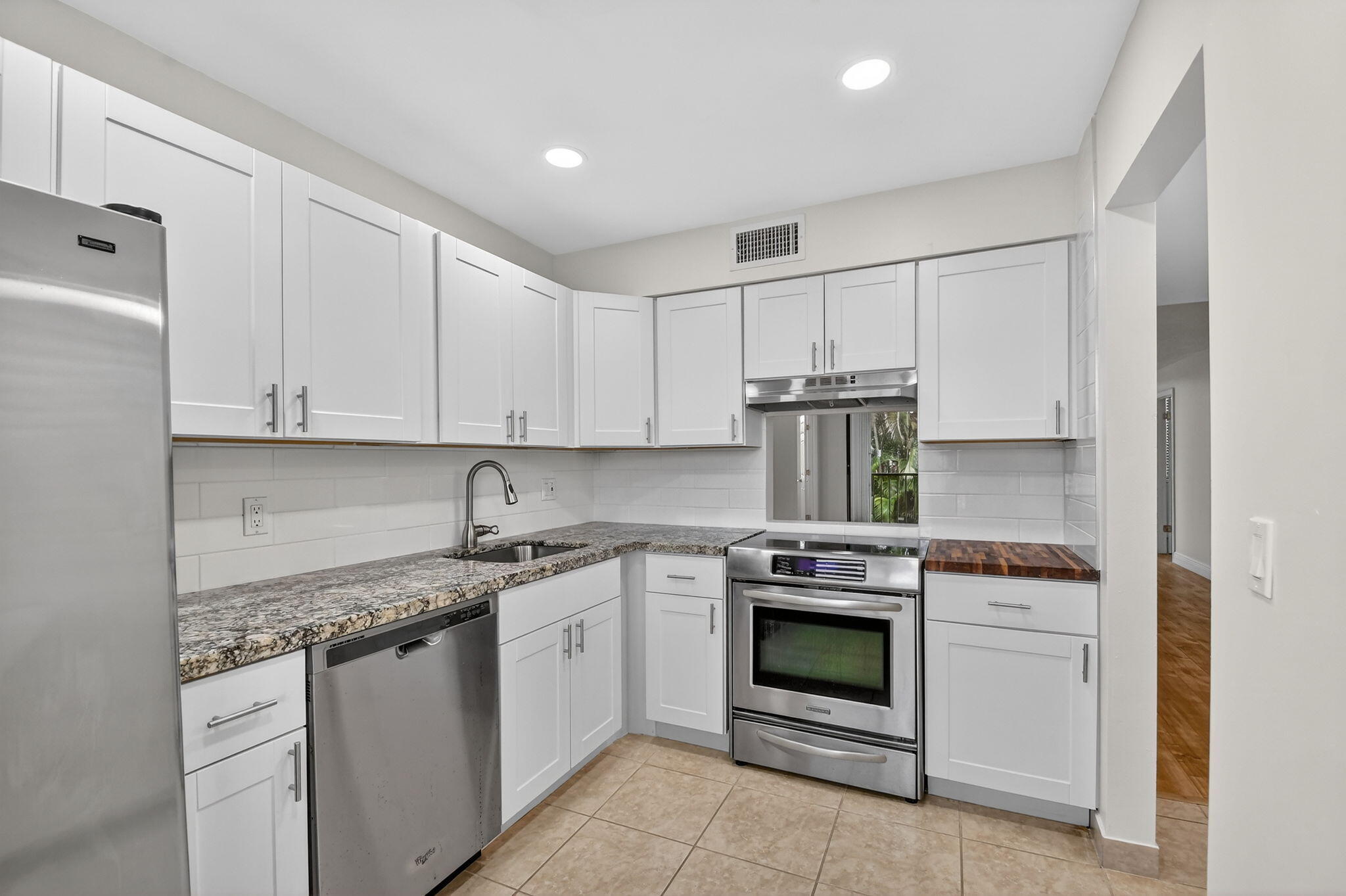 FOUNTAINS OF PALM BEACH CONDO 7 - Residential