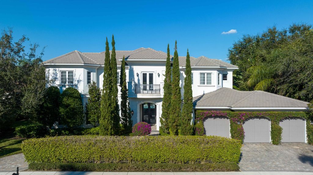 Photo of 101 Via Palacio, Palm Beach Gardens, FL 33418 (MLS # R10856334)