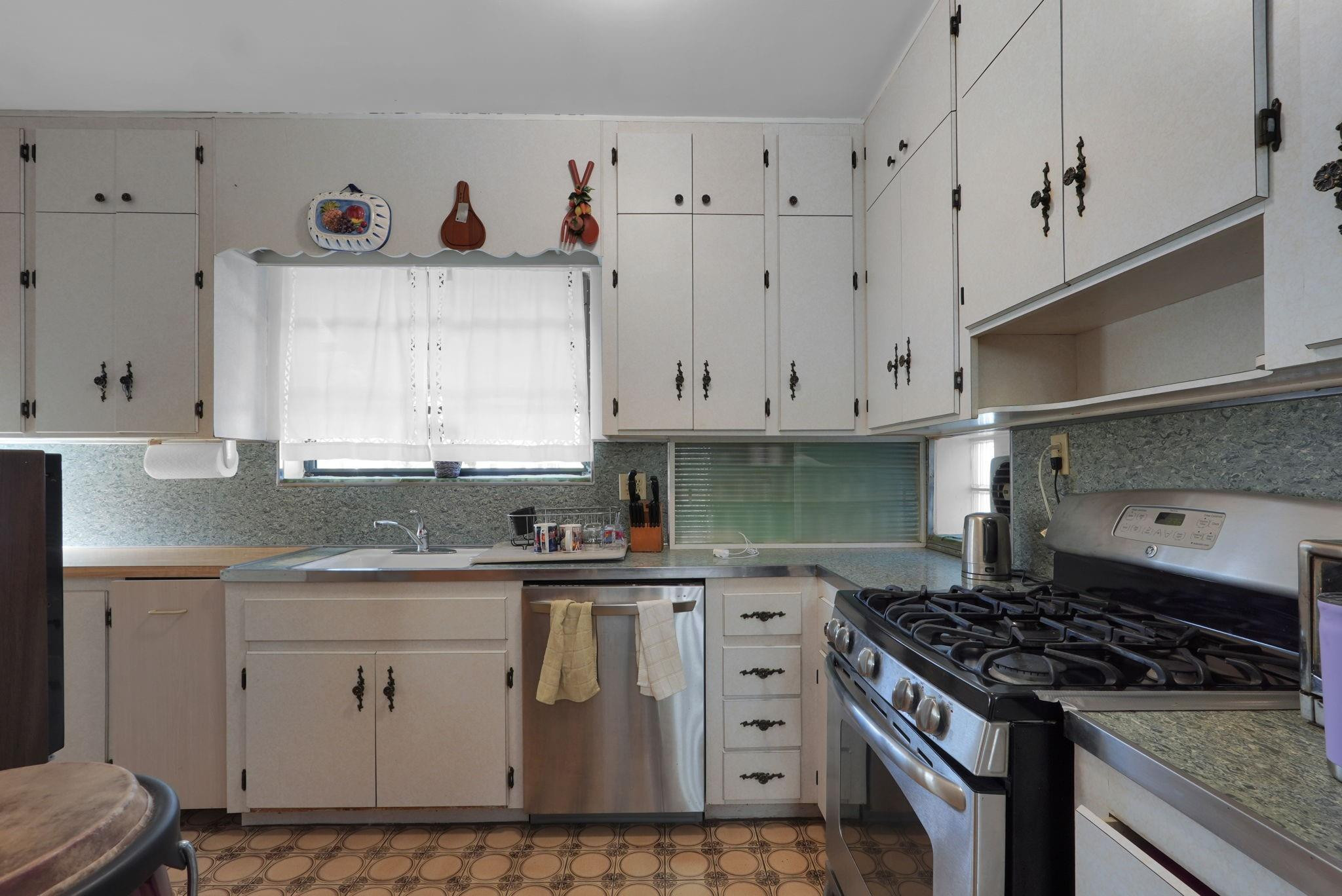 Hollywood 1-21 B - Residential