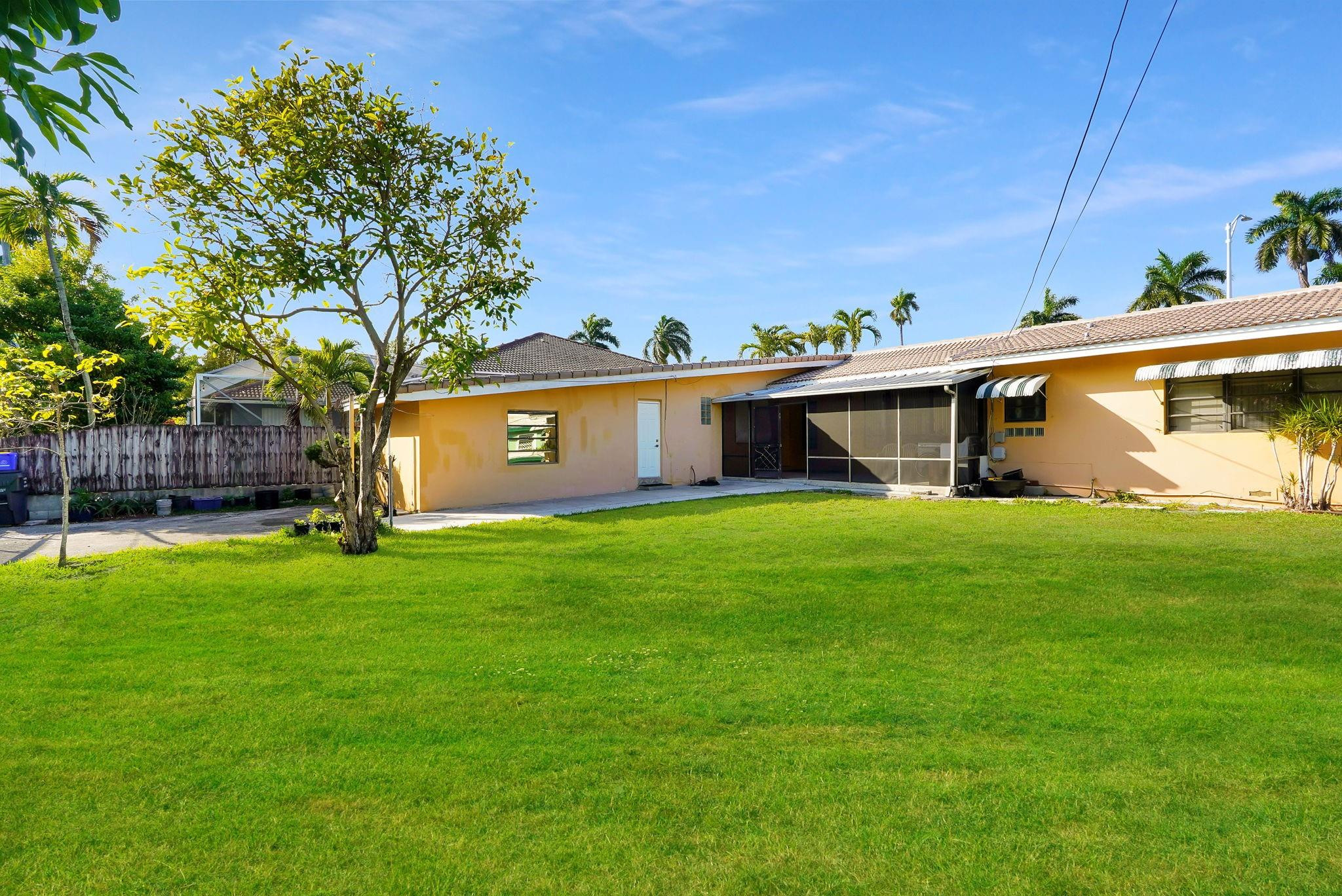 Hollywood 1-21 B - Residential