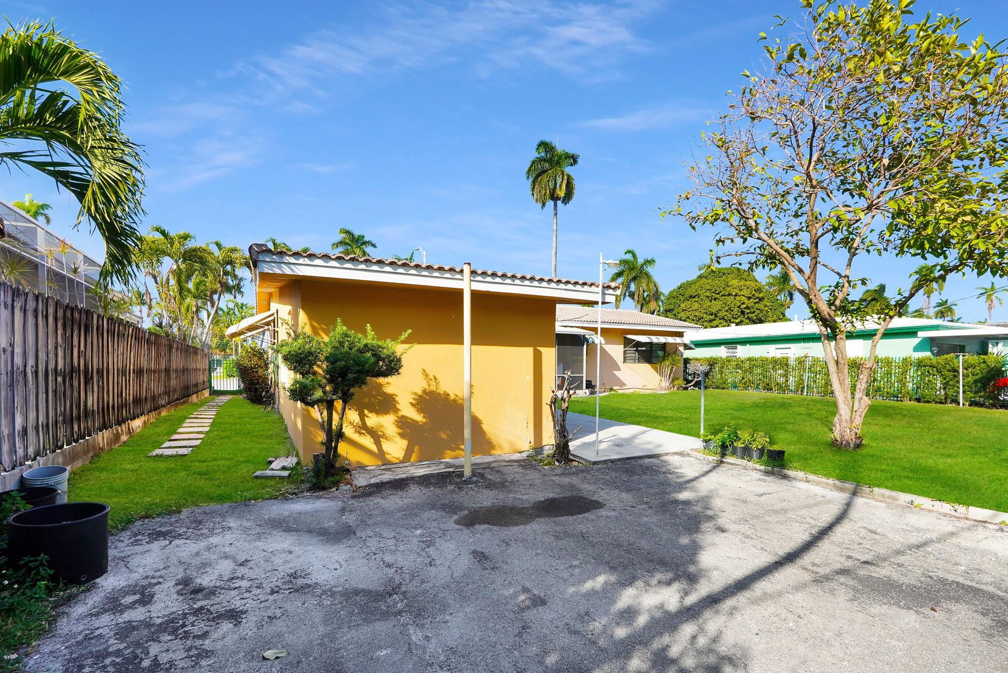 Hollywood 1-21 B - Residential