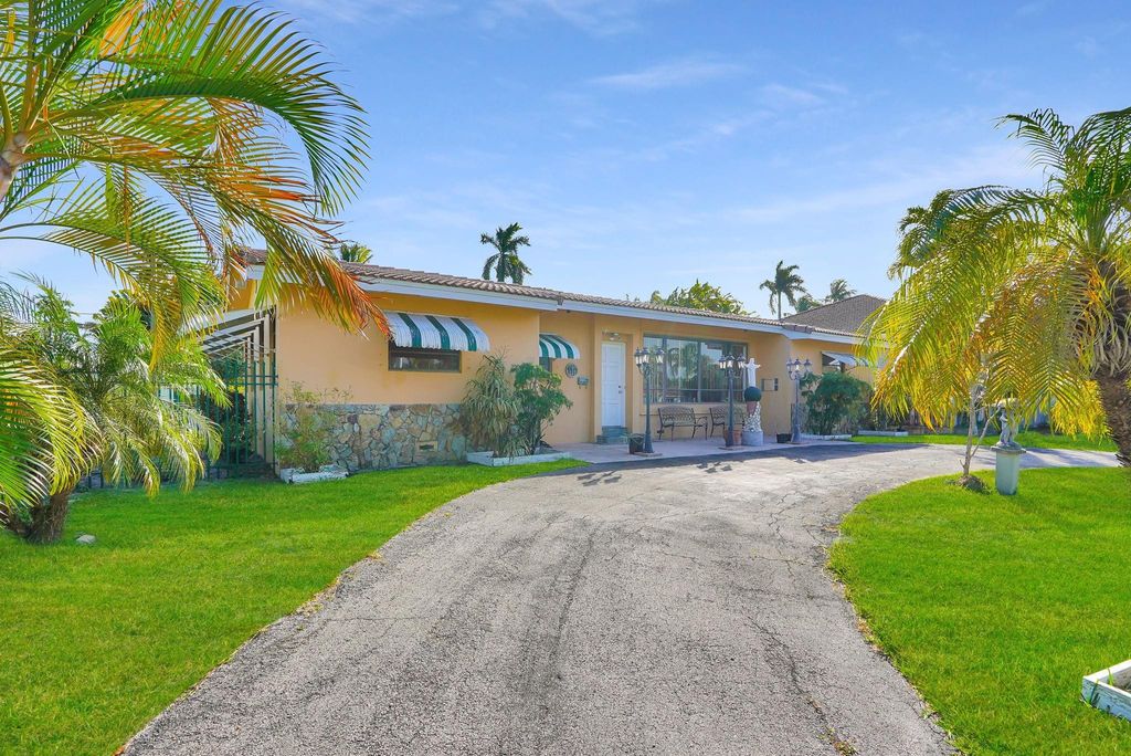 Photo of 1434 Hollywood Boulevard, Hollywood, FL 33020 (MLS # F10552638)