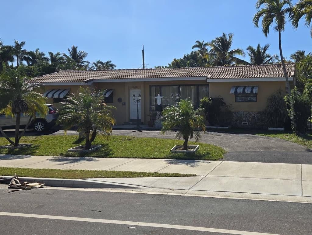 Photo of 1434 Hollywood Boulevard, Hollywood, FL 33020 (MLS # F10552638)