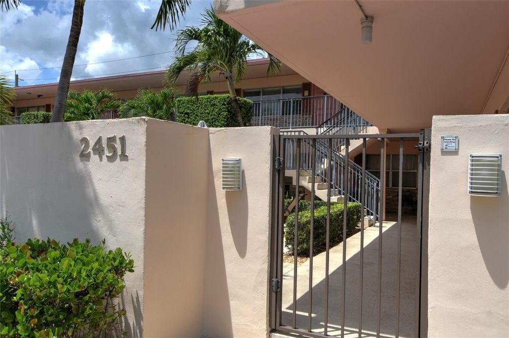 Photo of 2451 NE 49th Street #107, Fort Lauderdale, FL 33308 (MLS # F10515640)