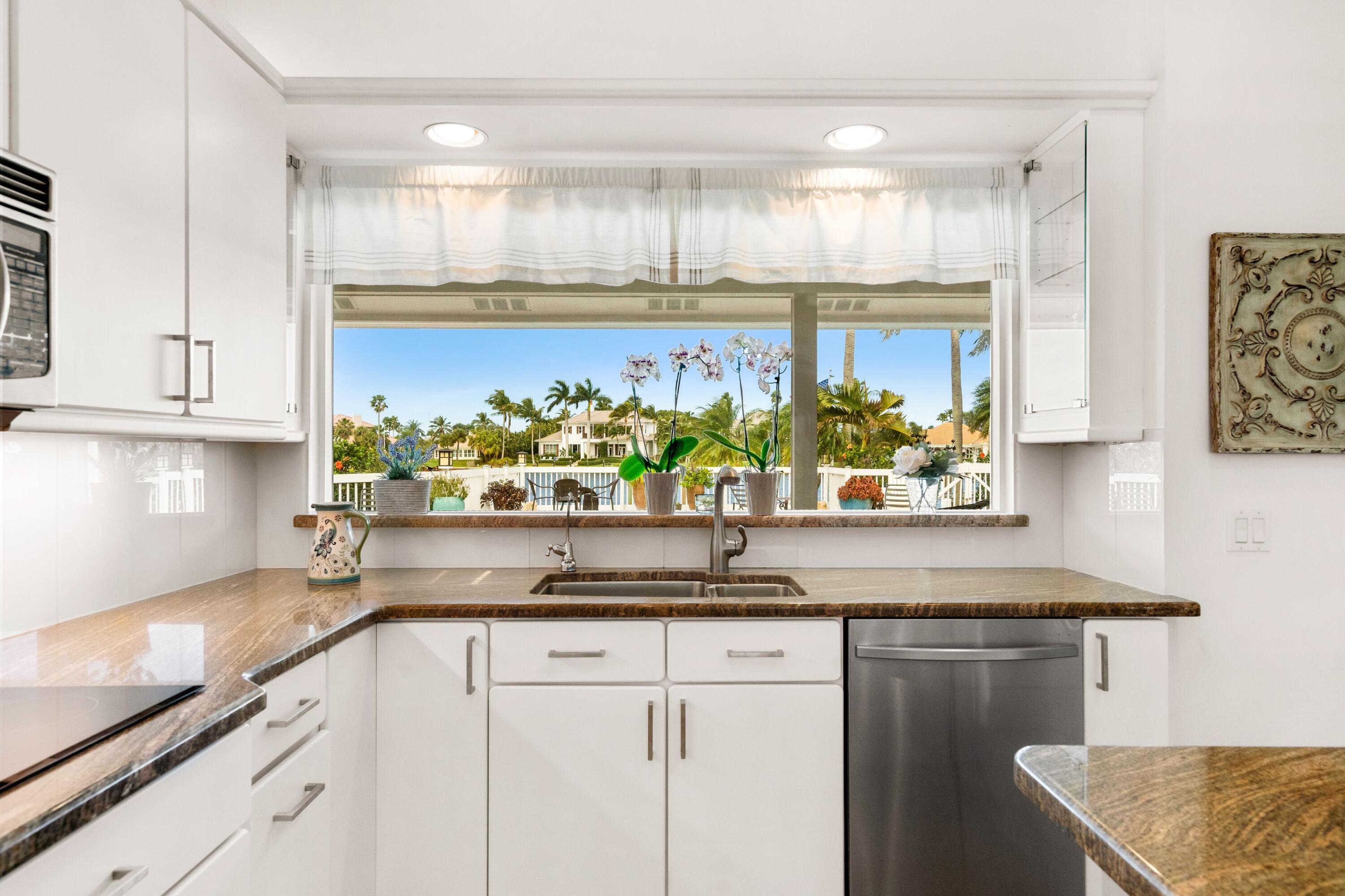 THE MOORINGS UNIT 2 - Residential