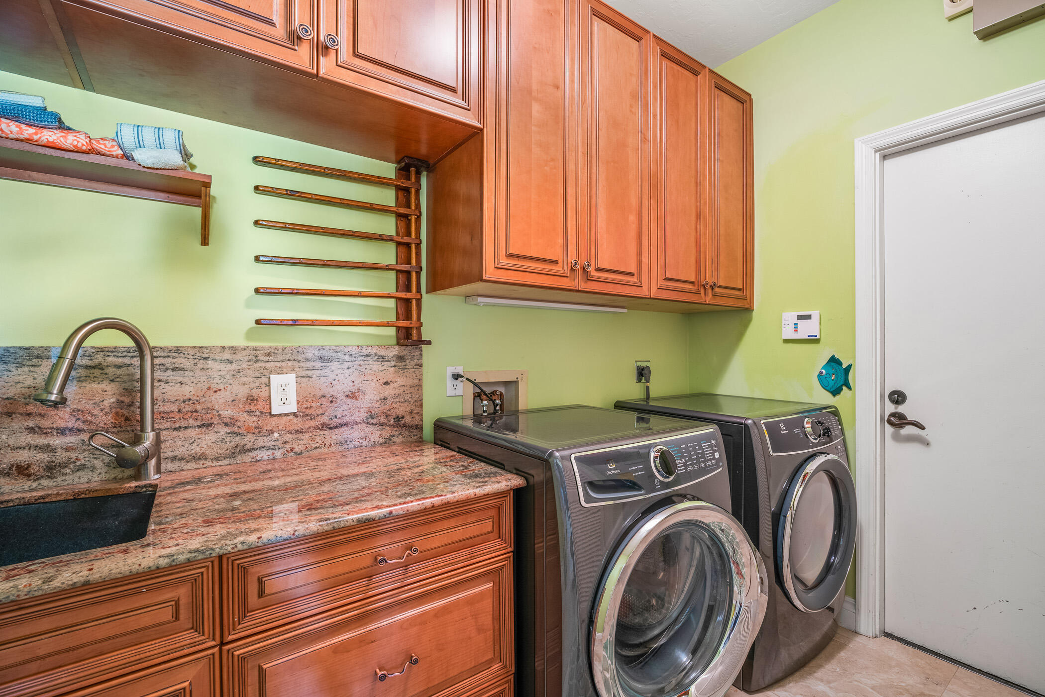 THE MOORINGS UNIT 2 - Residential