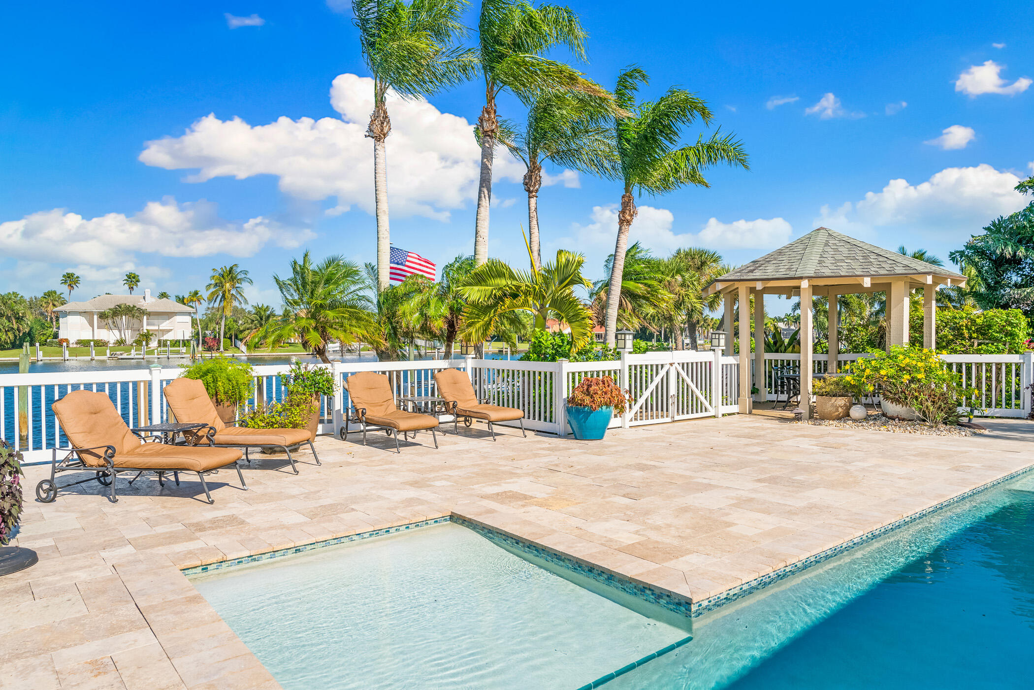 THE MOORINGS UNIT 2 - Residential