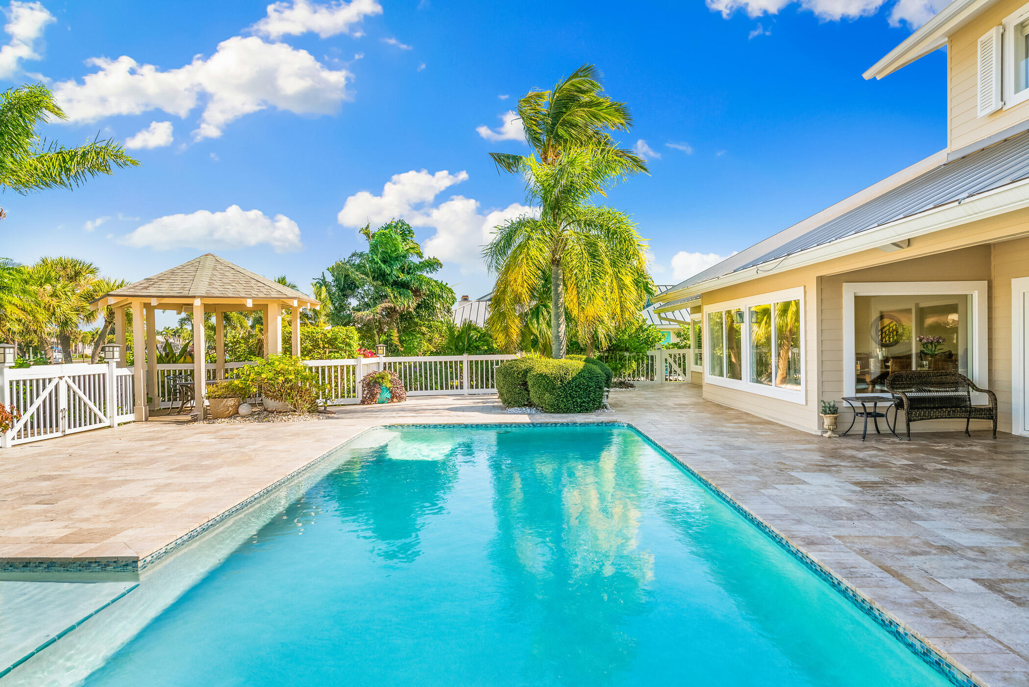 THE MOORINGS UNIT 2 - Residential