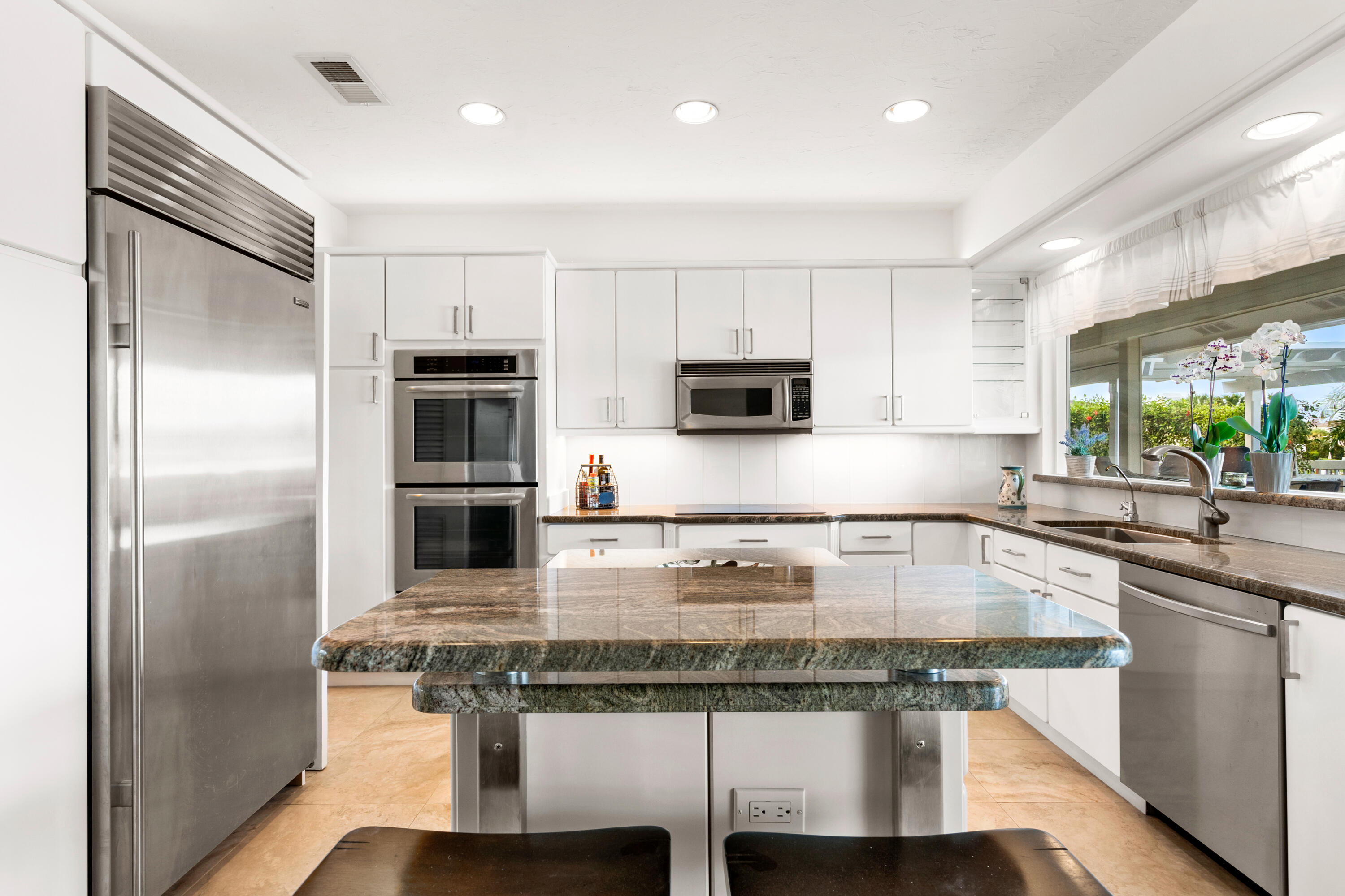 THE MOORINGS UNIT 2 - Residential