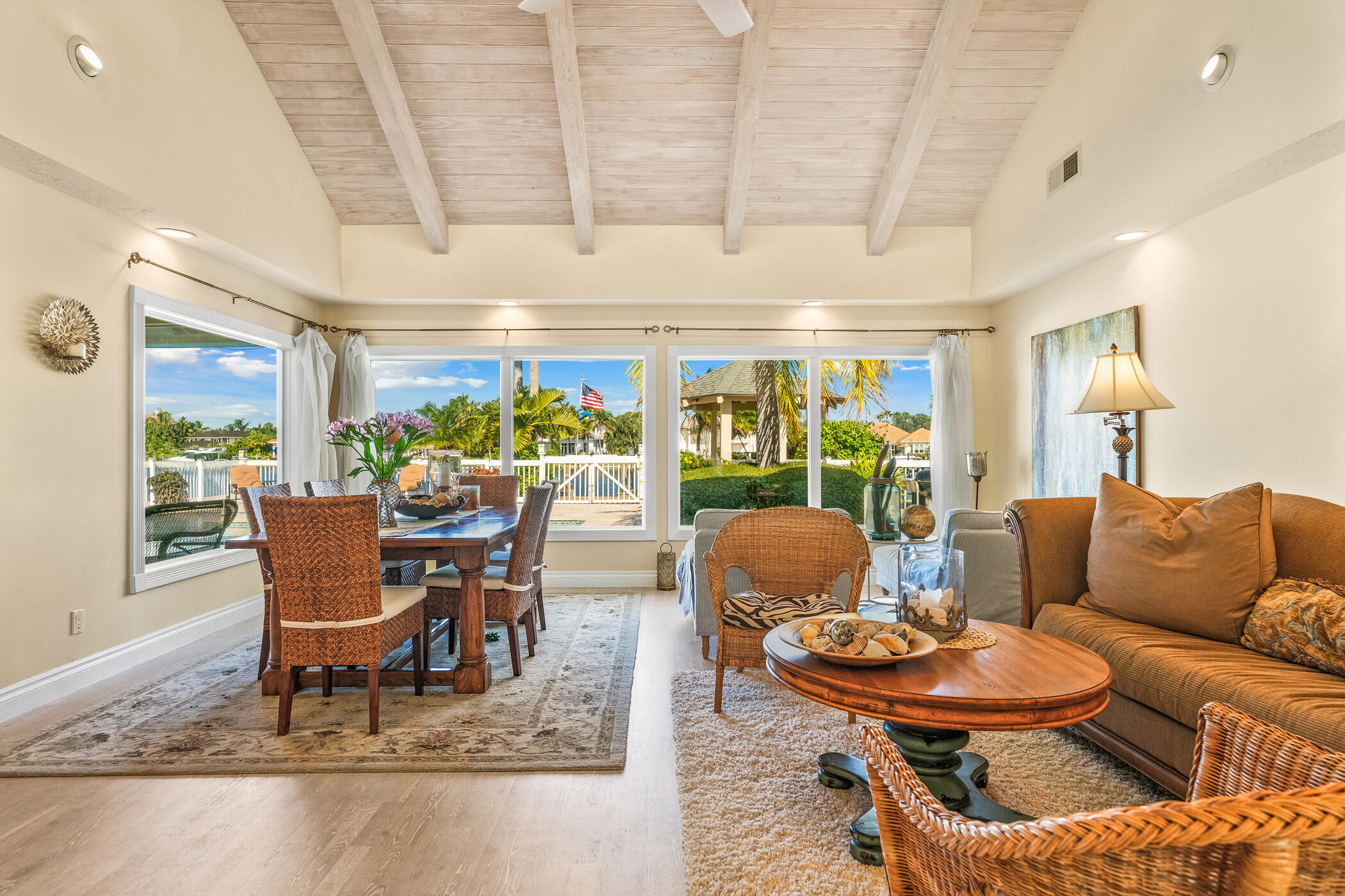 THE MOORINGS UNIT 2 - Residential