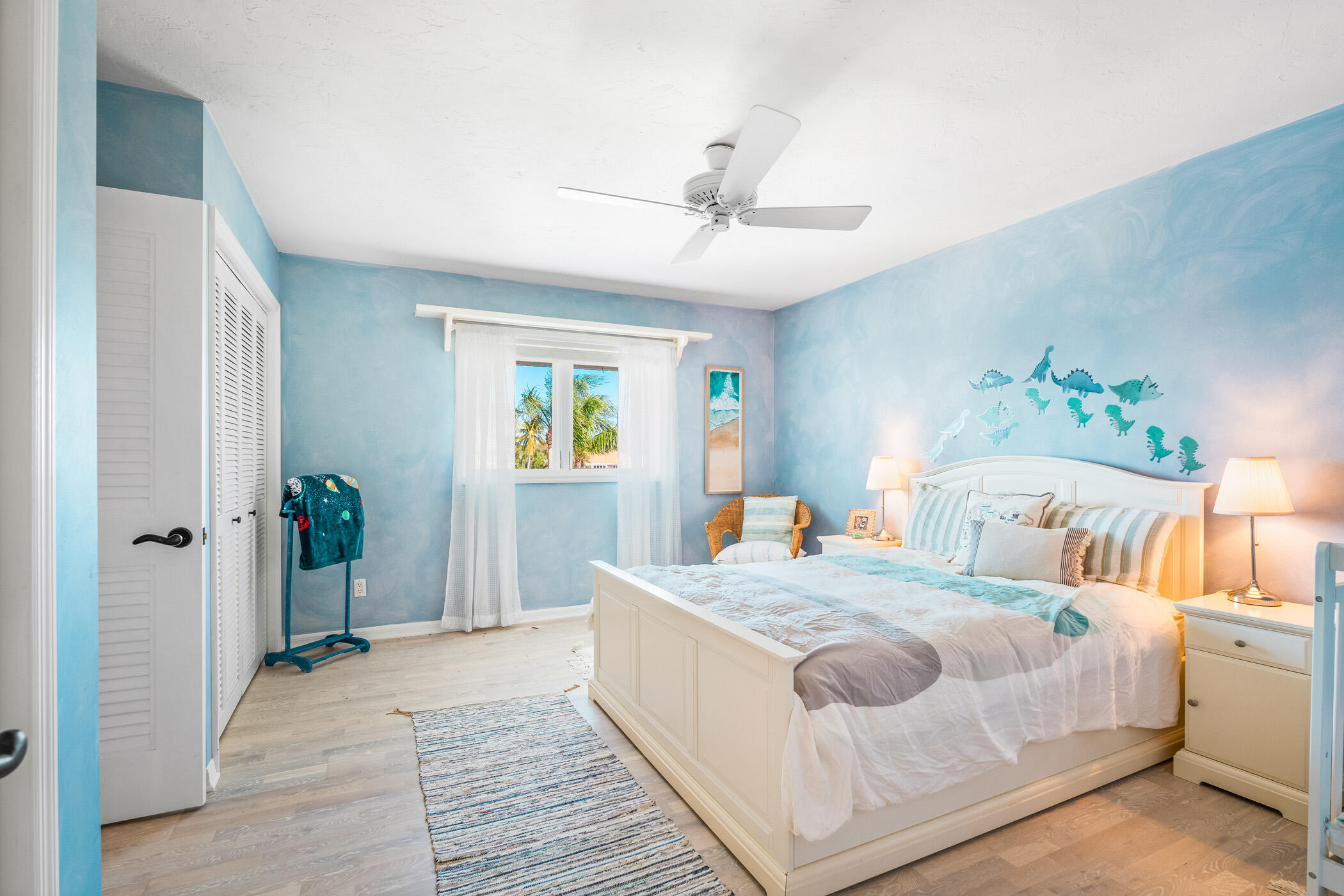 THE MOORINGS UNIT 2 - Residential