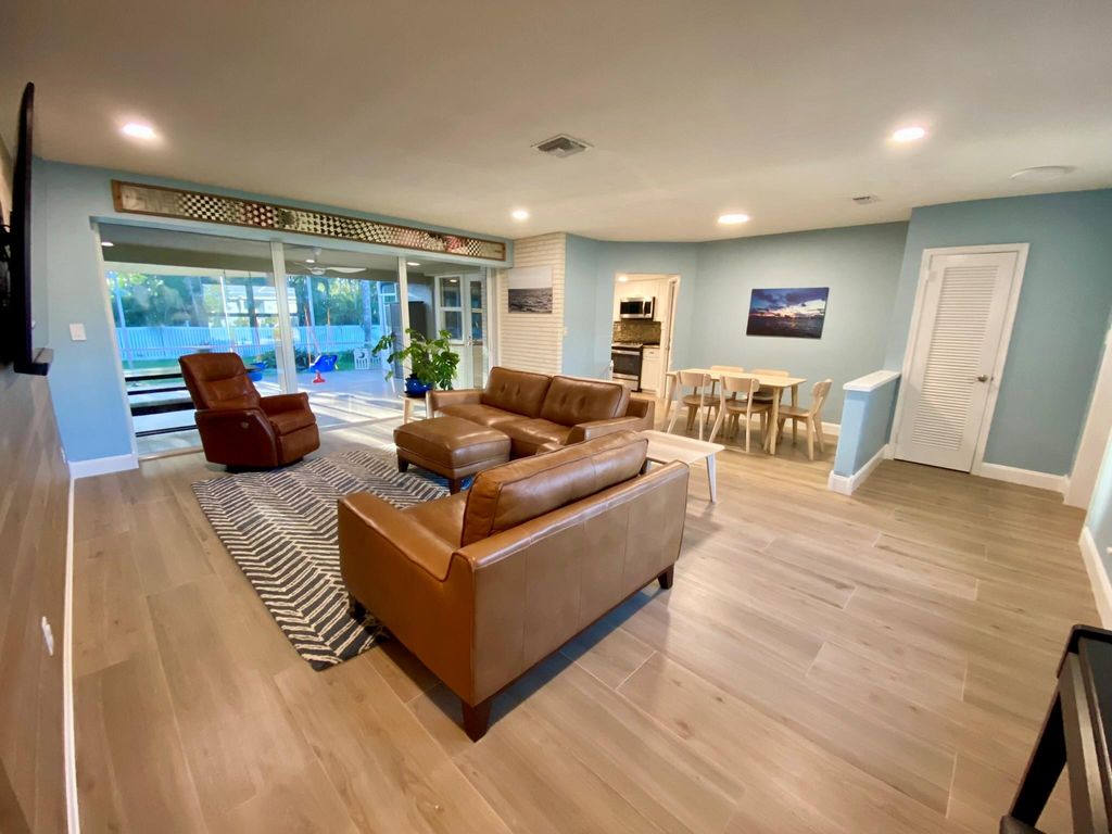 Photo of 1001 SW 12th Road, Boca Raton, FL 33486 (MLS # F10464611)