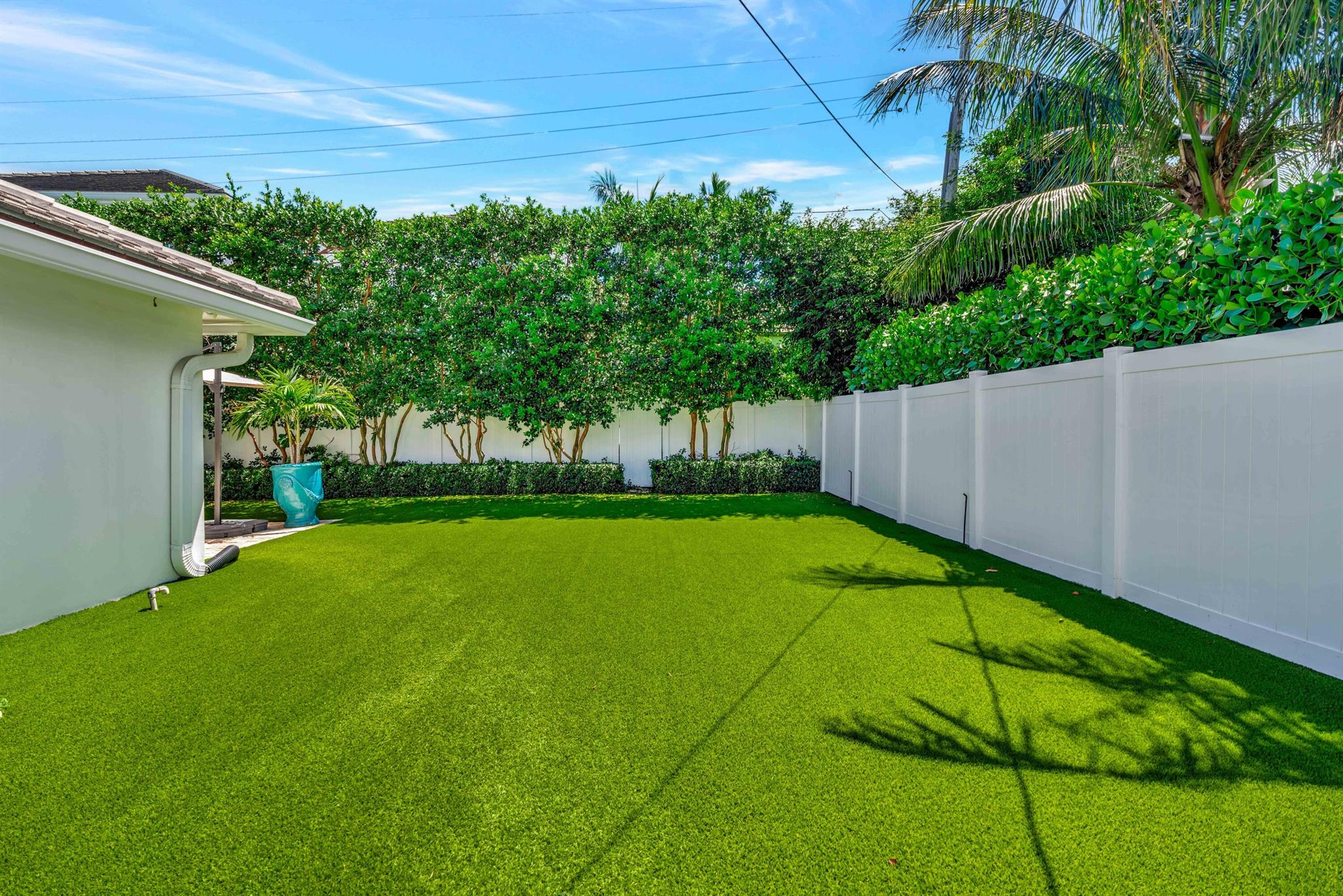 WORTH COURT - Residential Lease