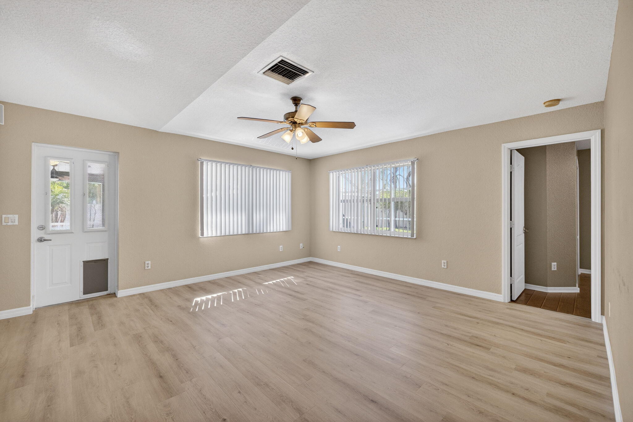 PORT ST LUCIE SECTION 48 1ST REPLAT - Residential