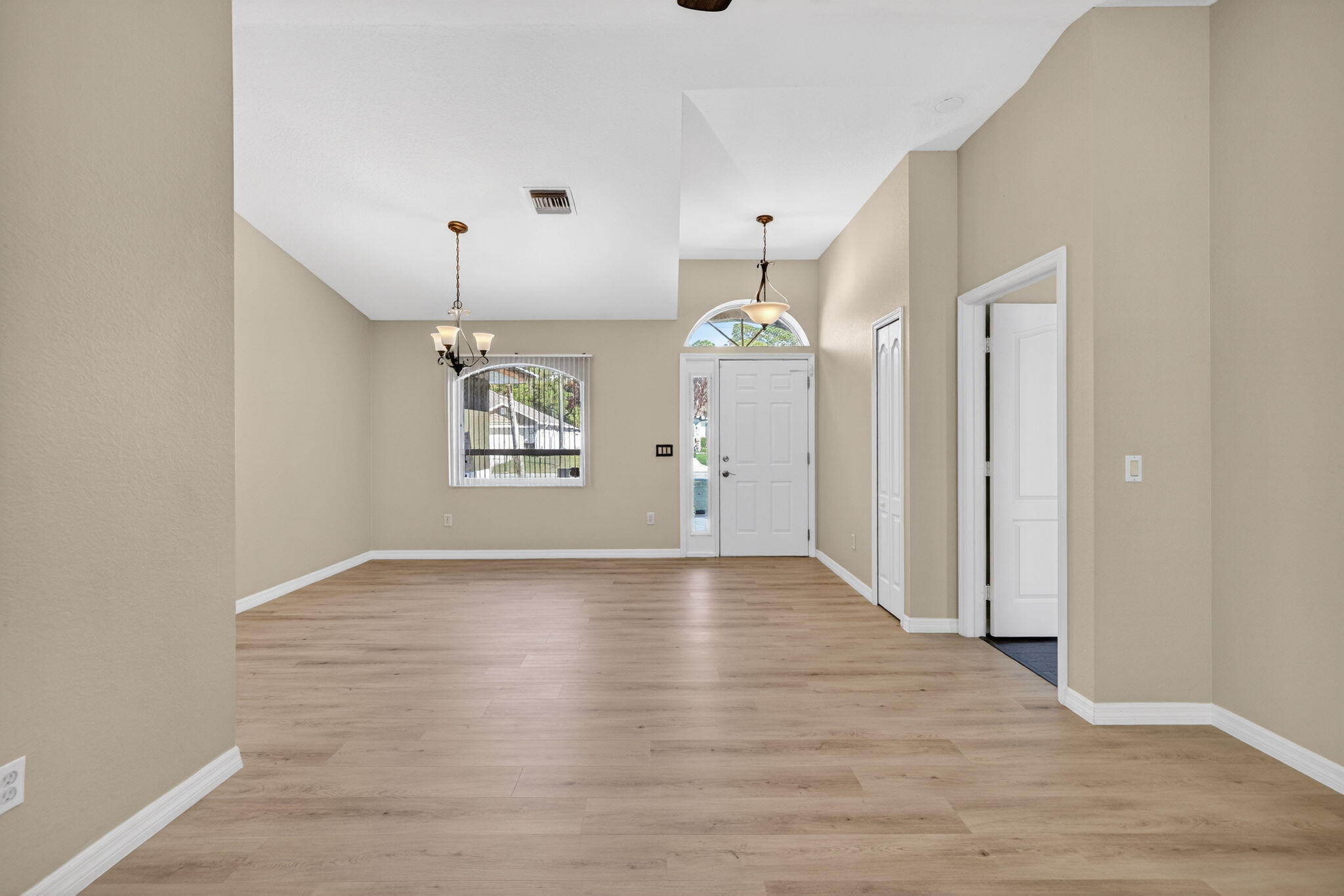 PORT ST LUCIE SECTION 48 1ST REPLAT - Residential