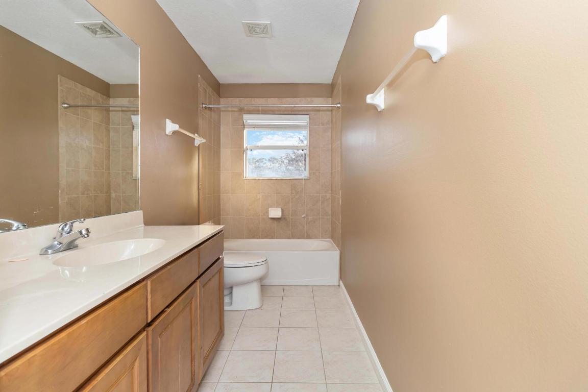 BRENTWOOD LAKES P.U.D. PHASE I - Residential Lease