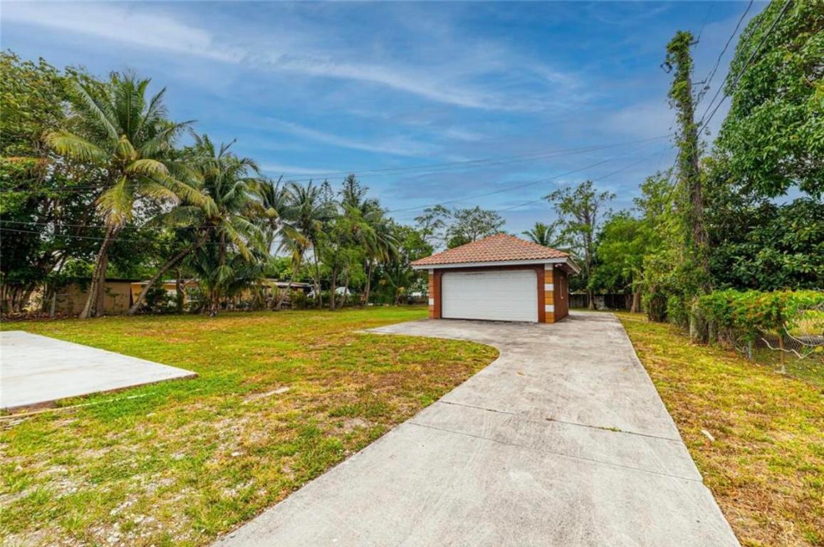 COUNTRY CLUB ESTATES UNIT - Residential