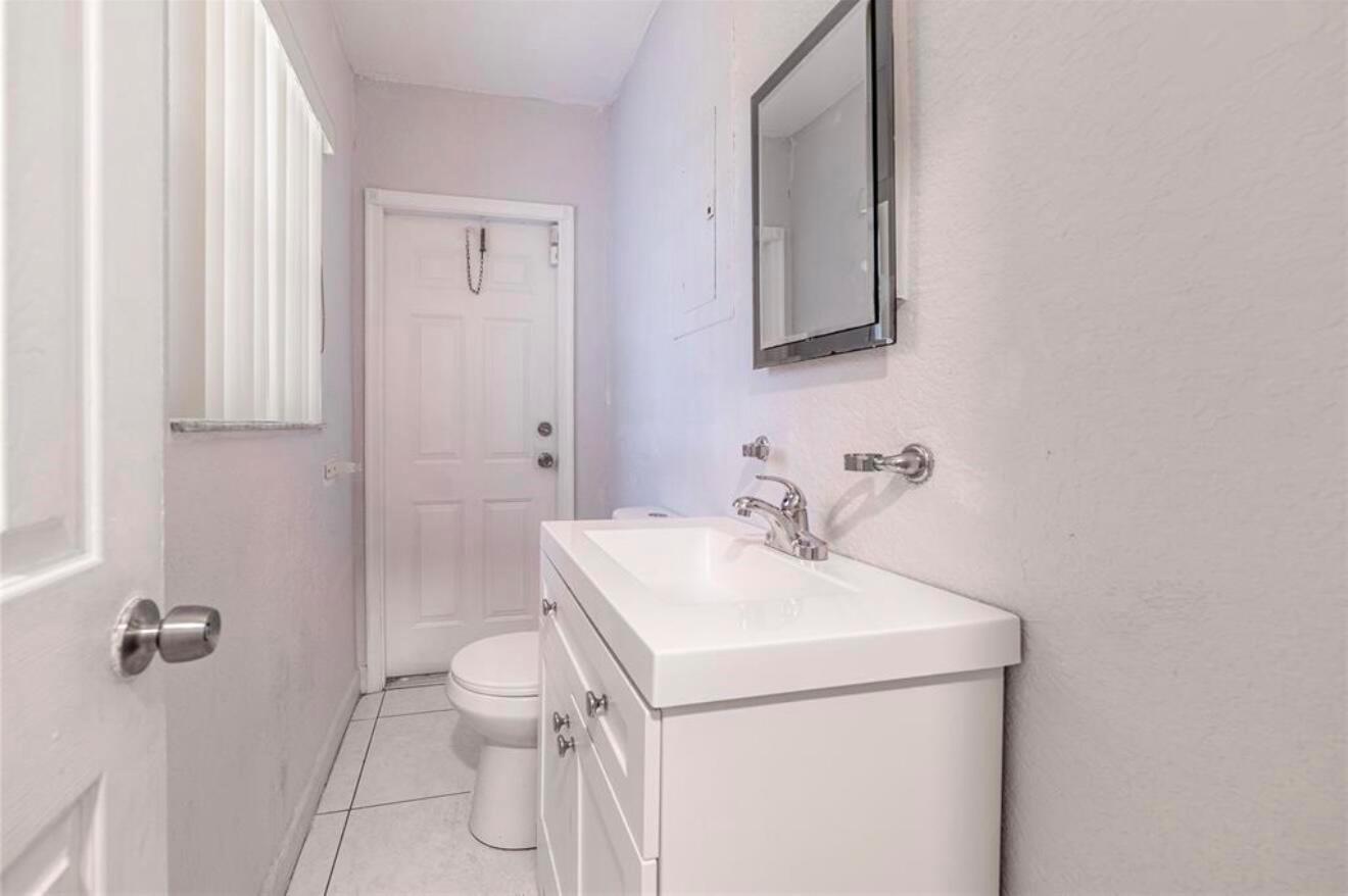 COUNTRY CLUB ESTATES UNIT - Residential