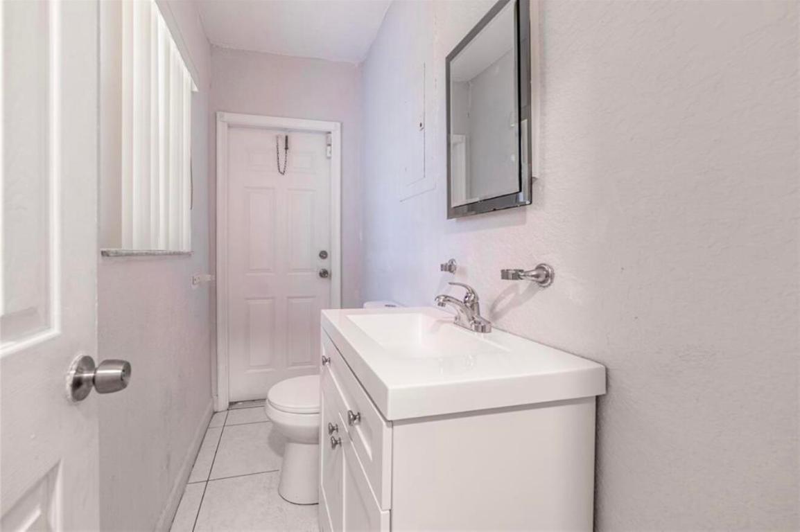 COUNTRY CLUB ESTATES UNIT - Residential