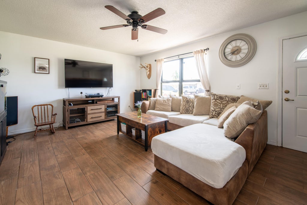 Photo of 2099 SE Madison Street, Stuart, FL 34997 (MLS # R10996822)