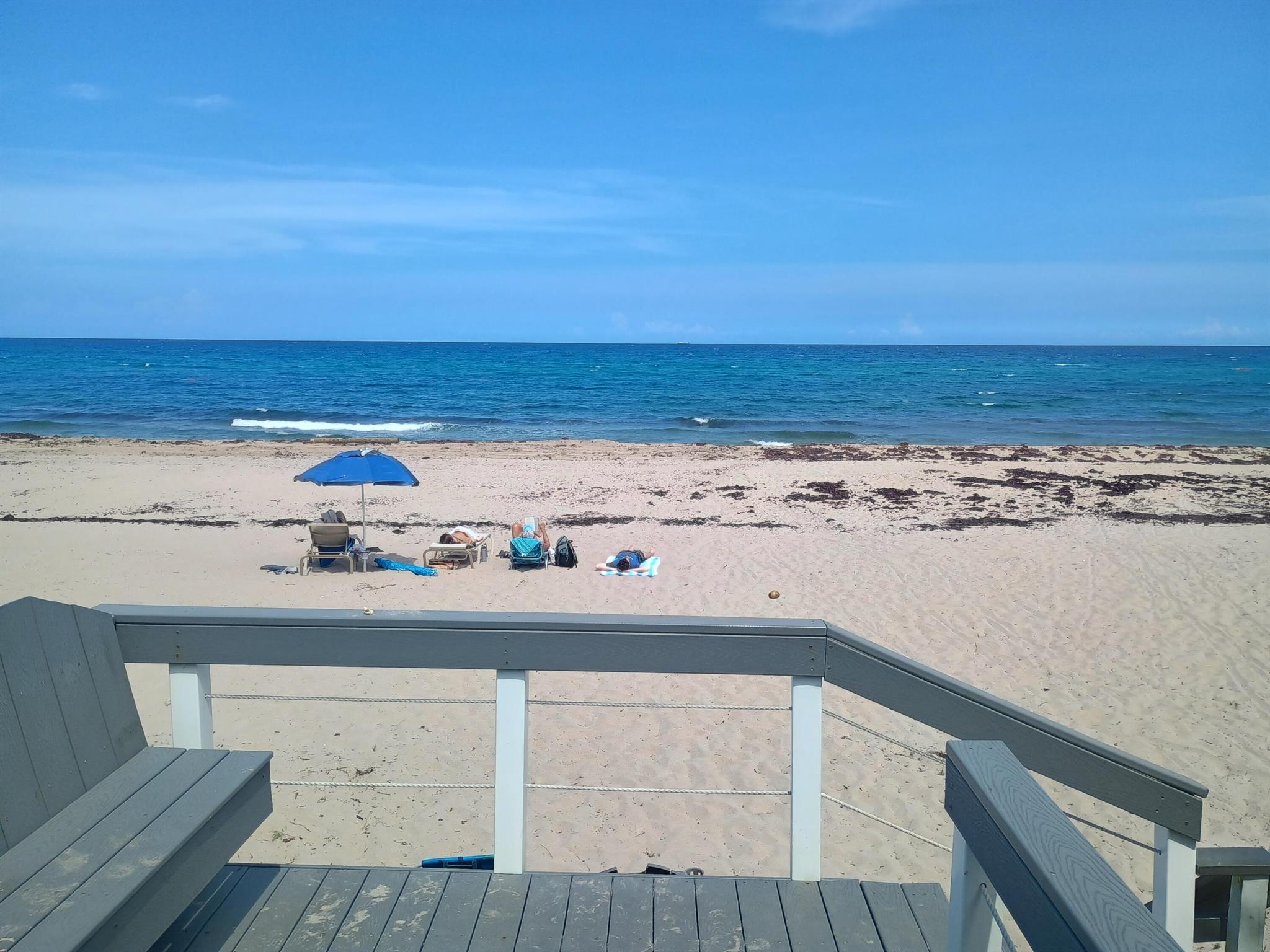 Ocean Ridge is a very special beach community and Crown Colony has private beach access. This is a one bed 1 bath condo available October 1, 2025 to Jan 30, 2026