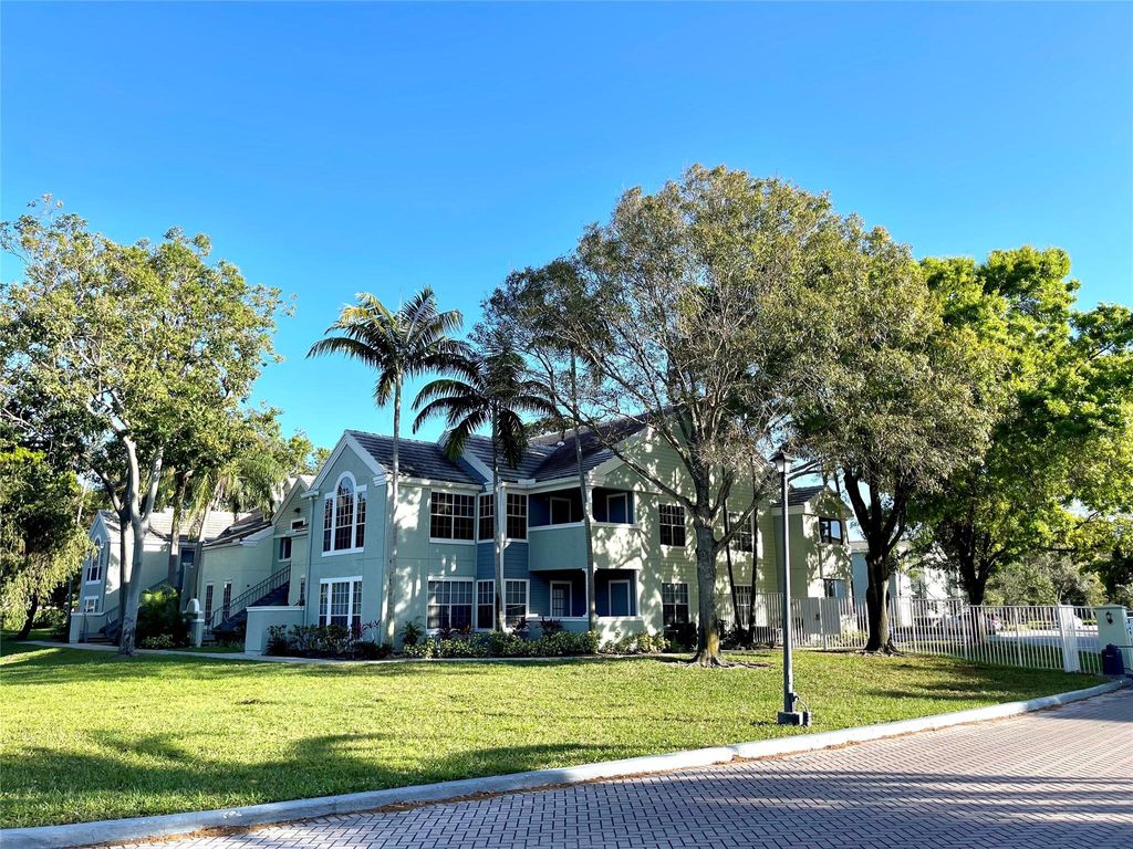 Photo of 1000 Crystal Way #O, Delray Beach, FL 33444 (MLS # F10444101)