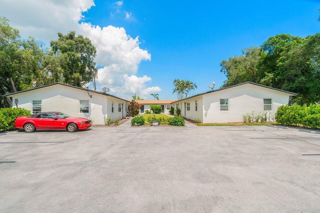 Photo of 4063 Herbertz Road, Lake Worth, FL 33461 (MLS # R10997031)