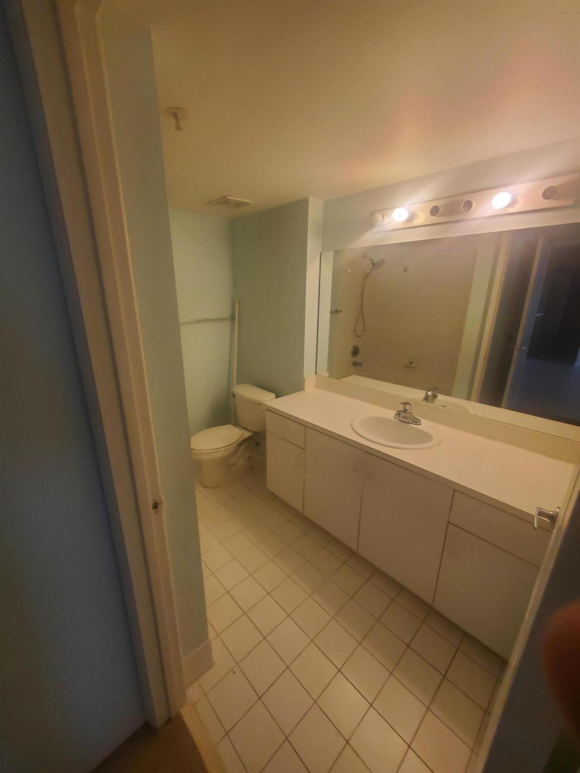 RIVIERA PALMS CONDO - Residential