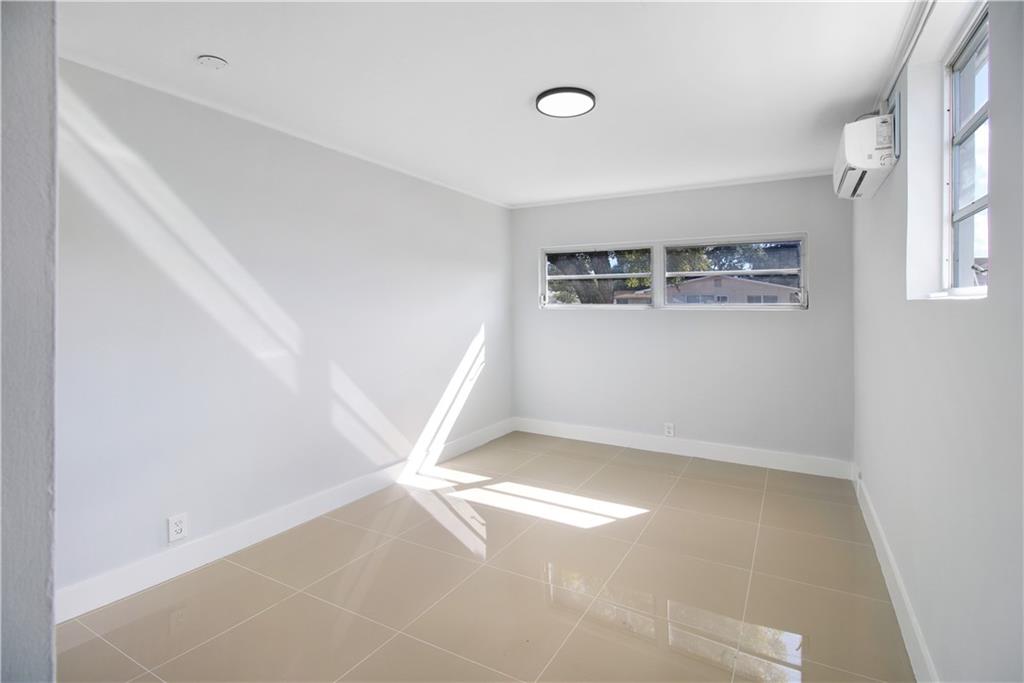 Hollywood Little Ranches - Residential Lease