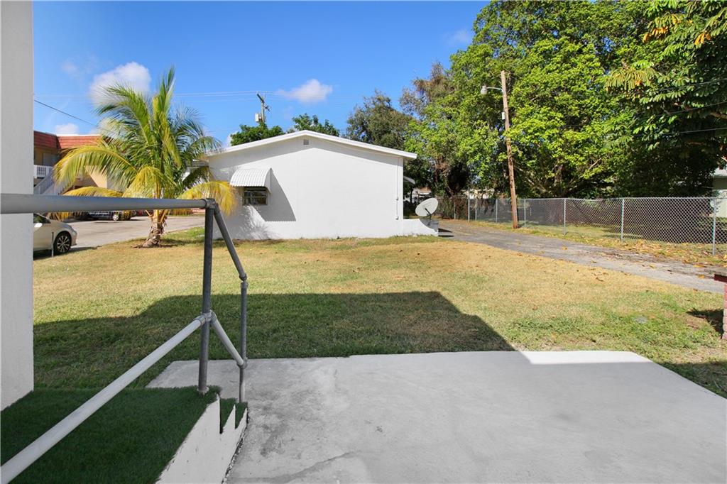 Hollywood Little Ranches - Residential Lease