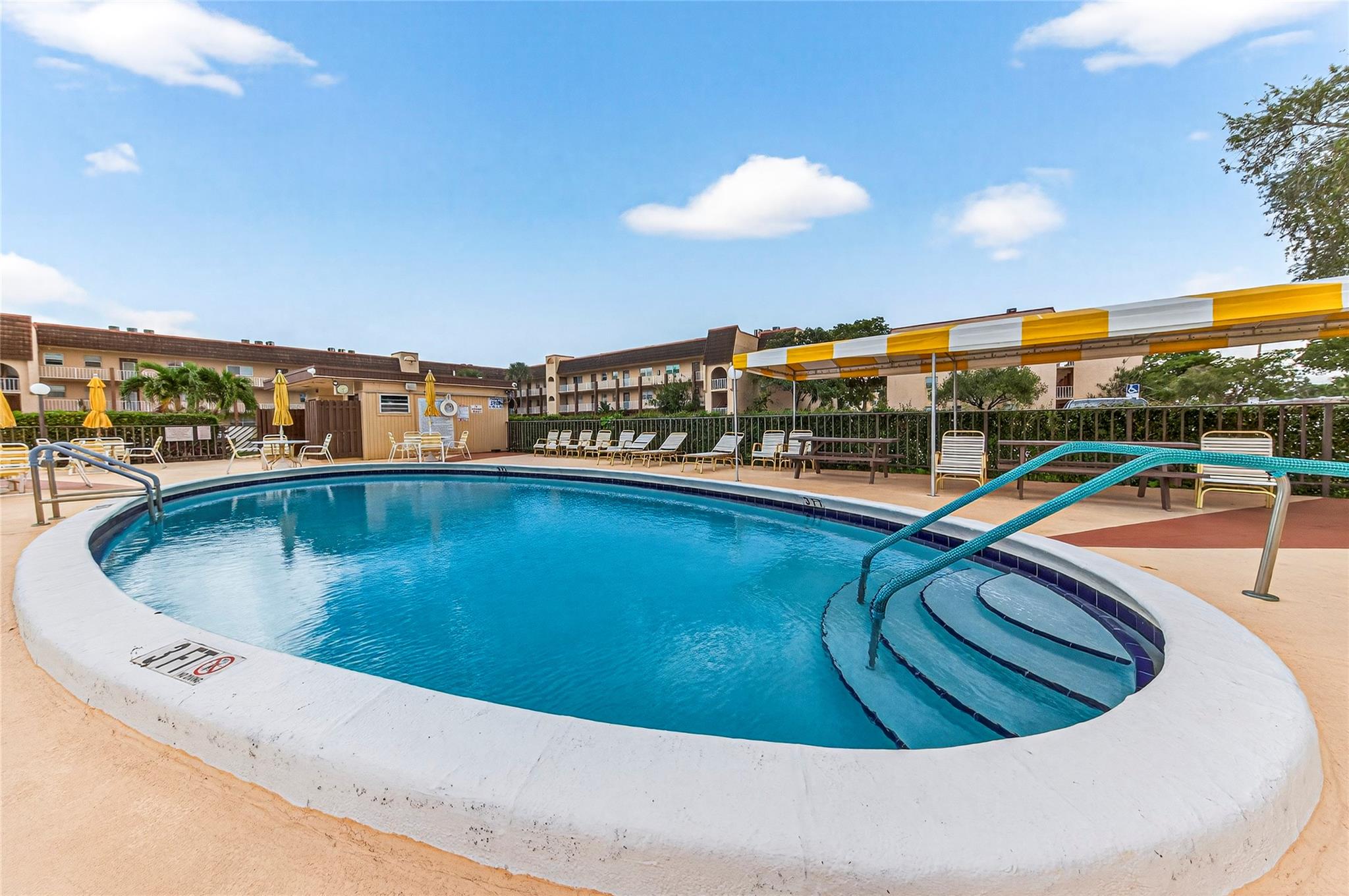 Sunrise Lakes - Residential